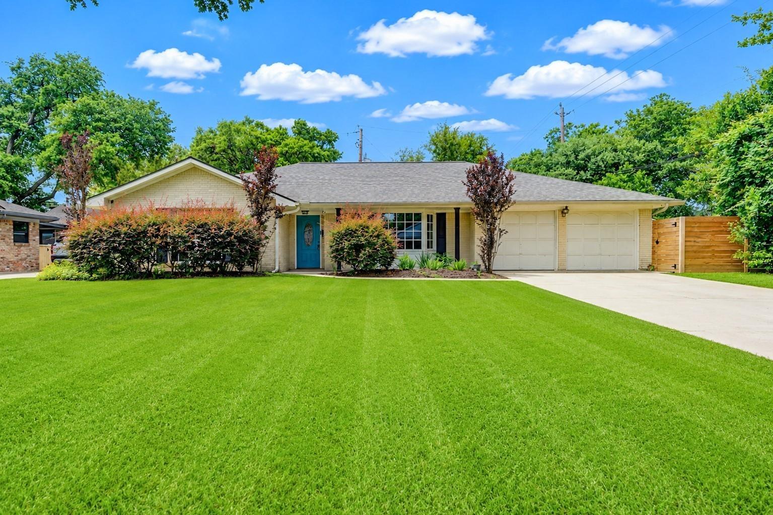 Oak Forest Dr, Houston, TX 77018