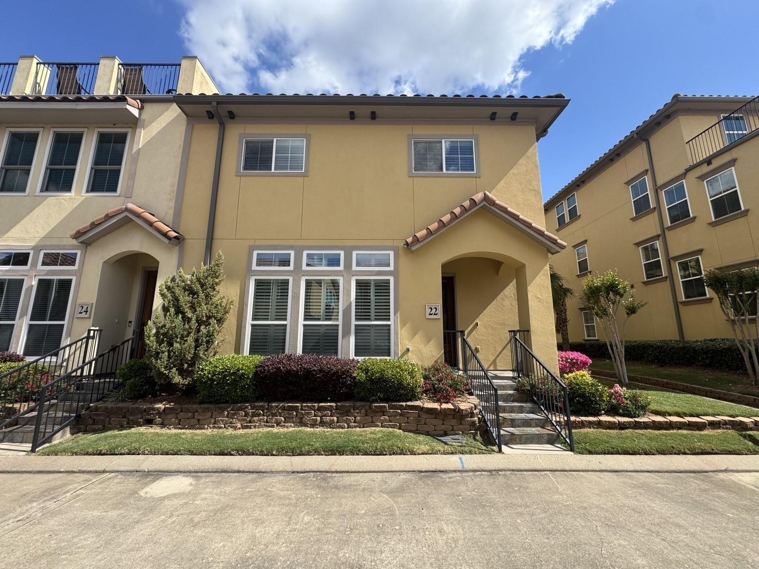 W Oaks Dr, Houston, TX 77058