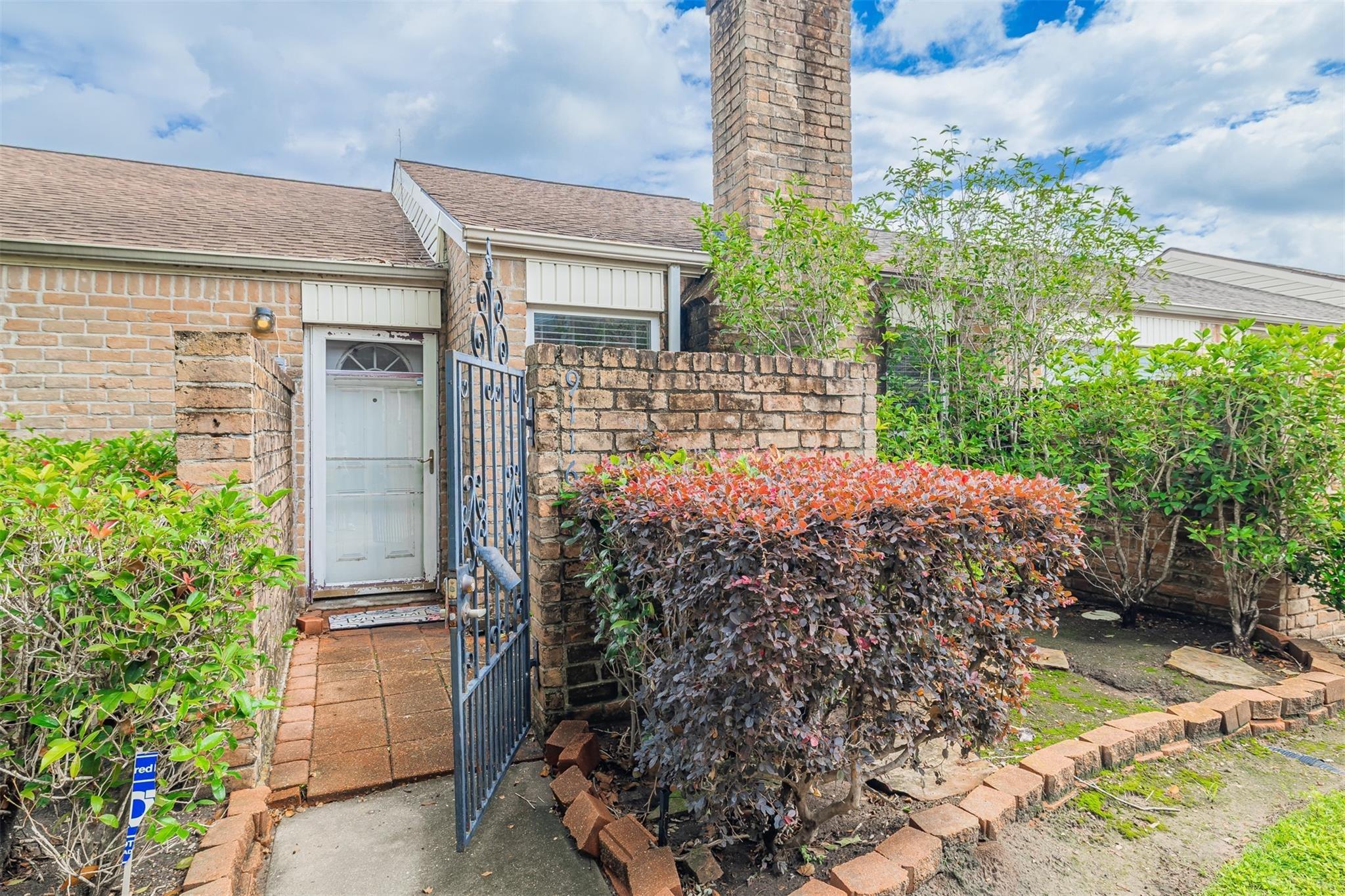 Wilcrest Dr, Houston, TX 77099