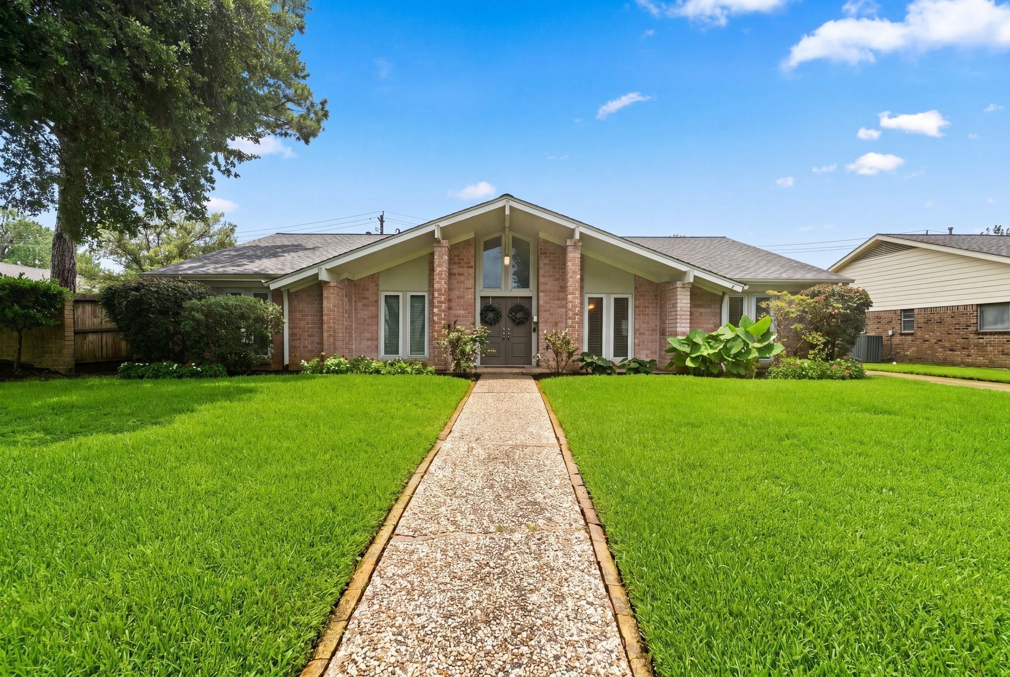 Cedar Creek Dr, Houston, TX 77042