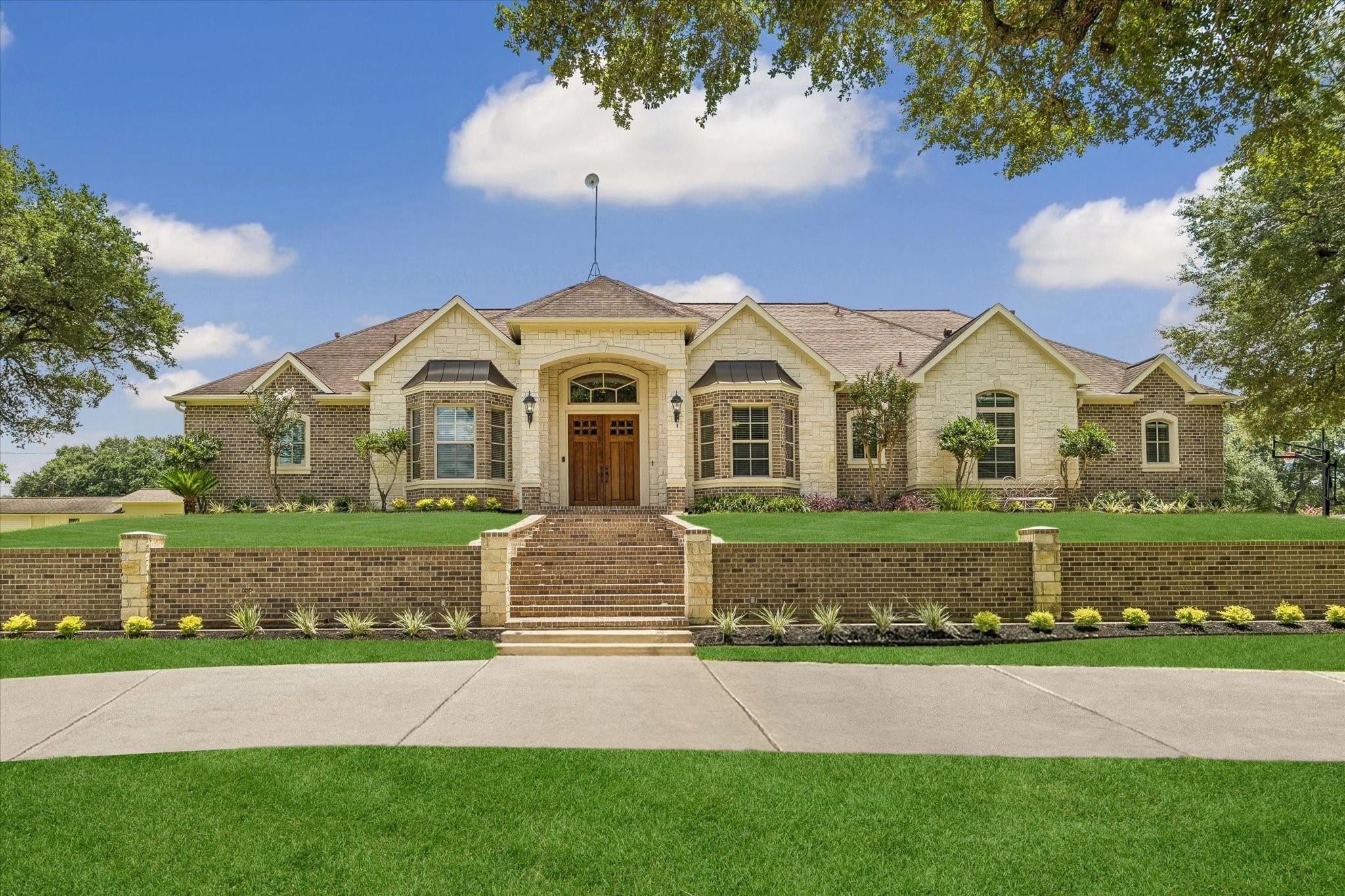 Otto St, East Bernard, TX 77435
