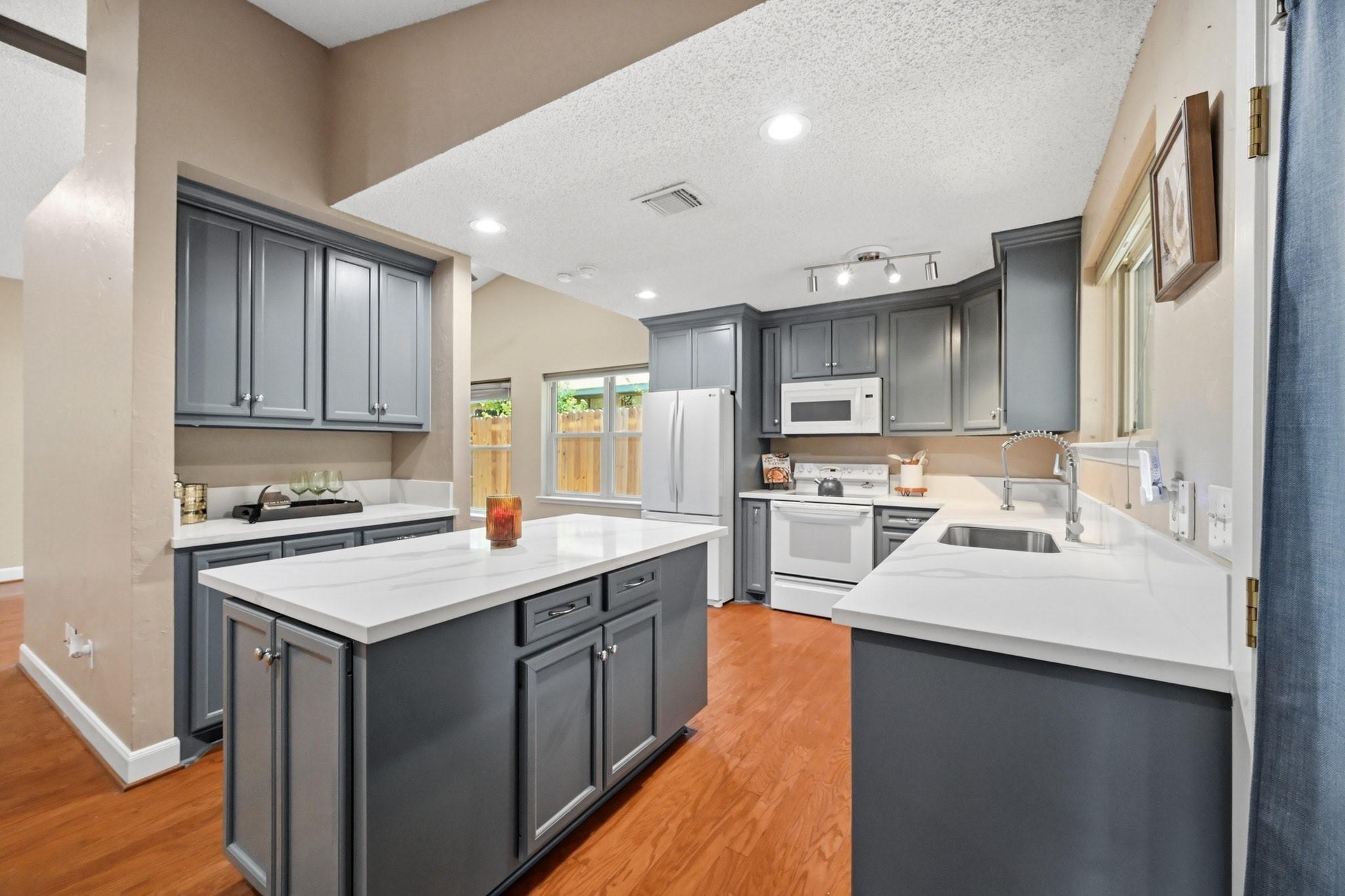 Favor Bend Ct, Humble, TX 77396