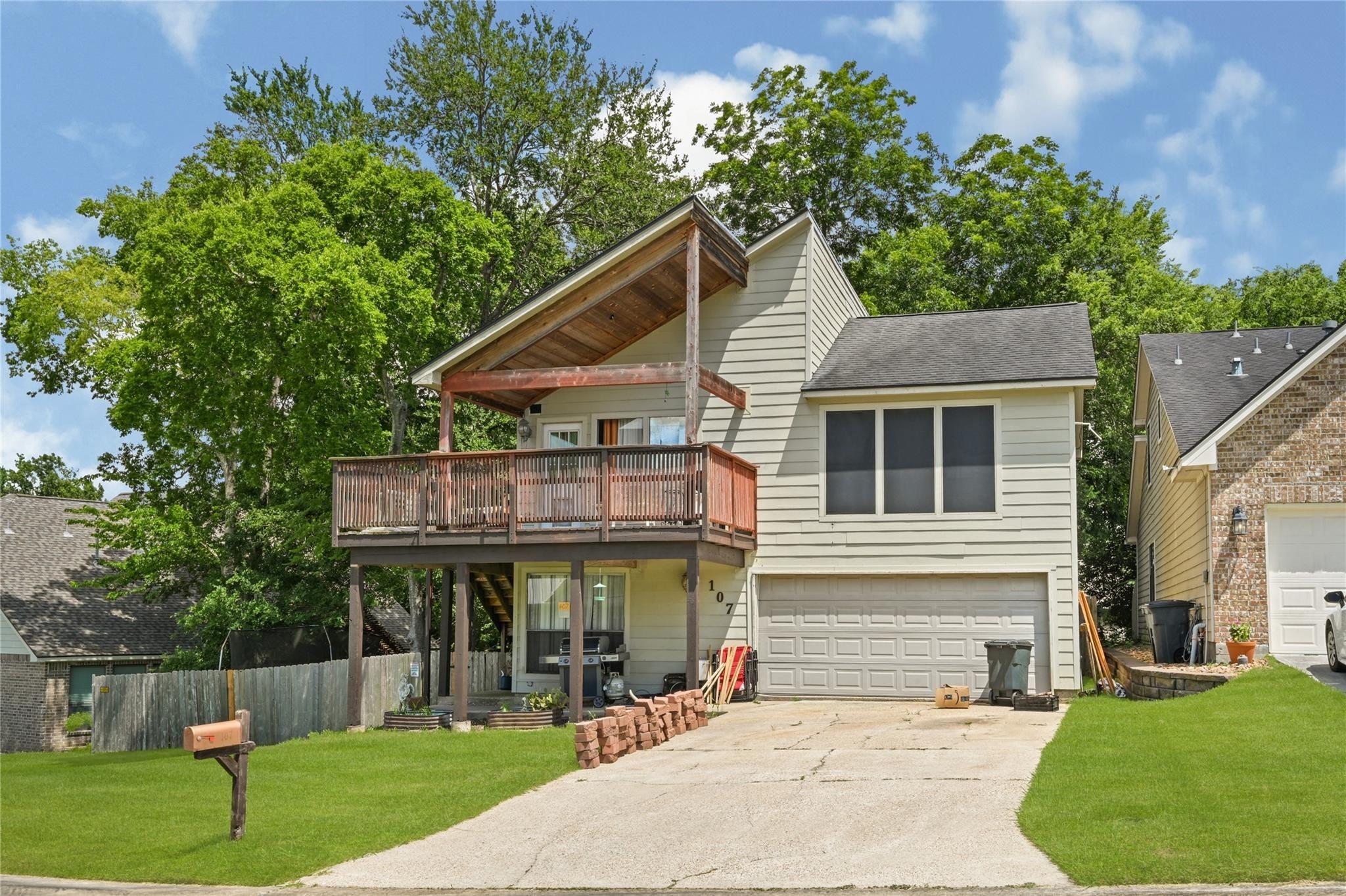 Harbour Town Ln, Montgomery, TX 77356
