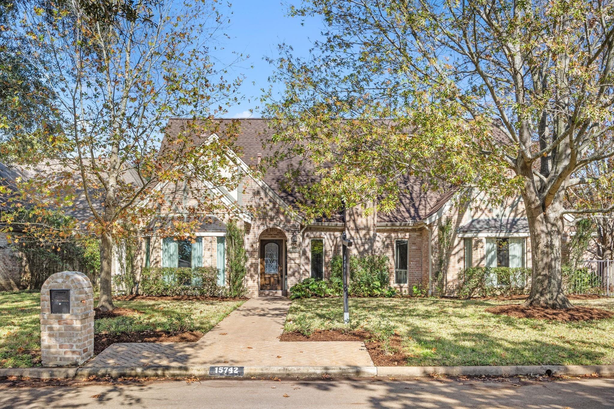 Walkwood Dr, Houston, TX 77079