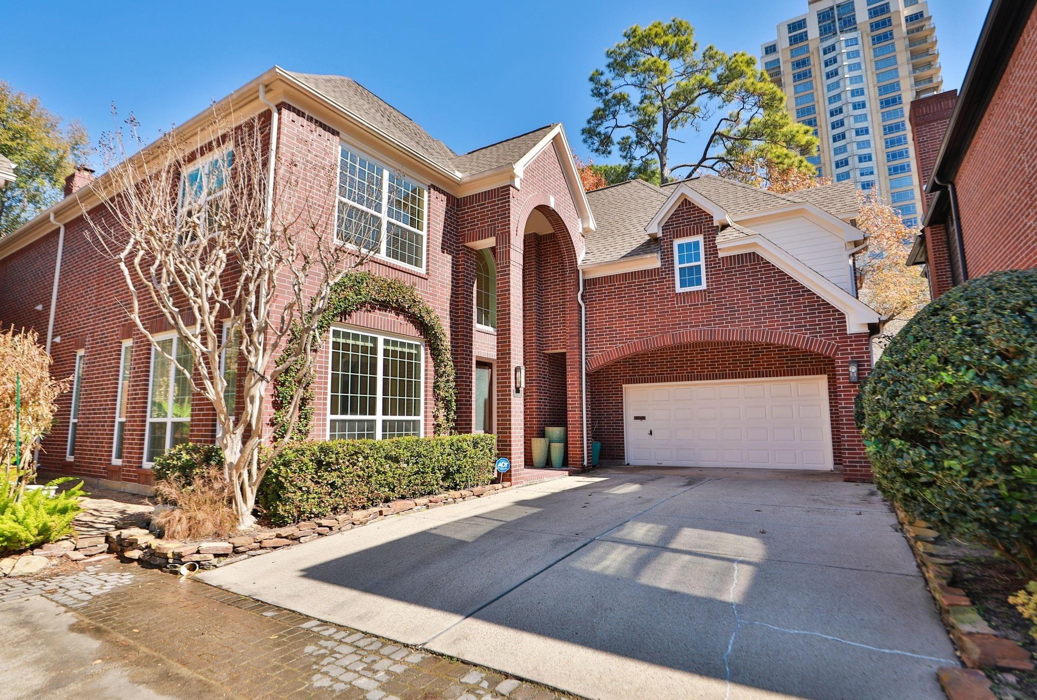 N Wynden Estates Ct, Houston, TX 77056