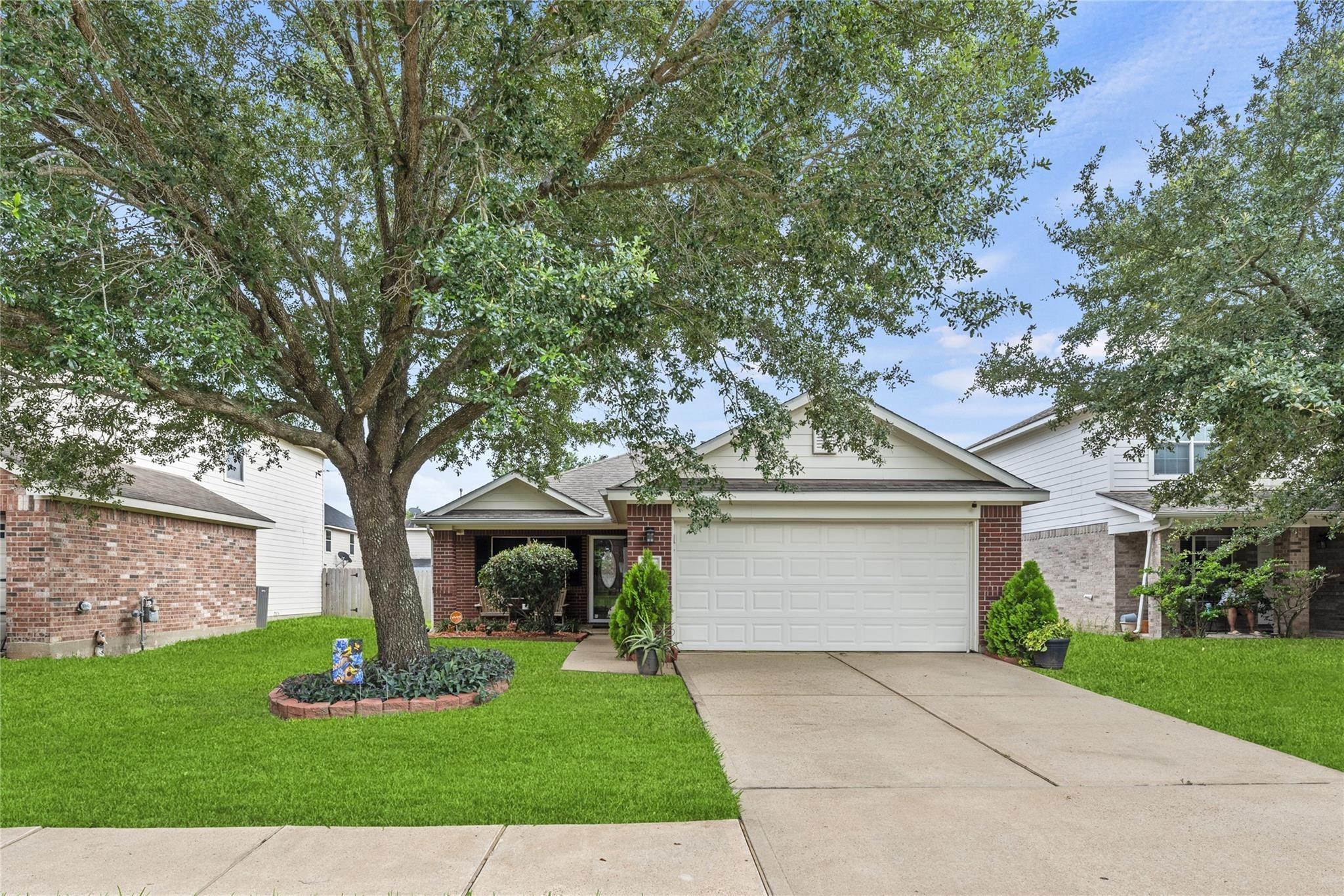 Dewberry Creek Ln, Katy, TX 77449