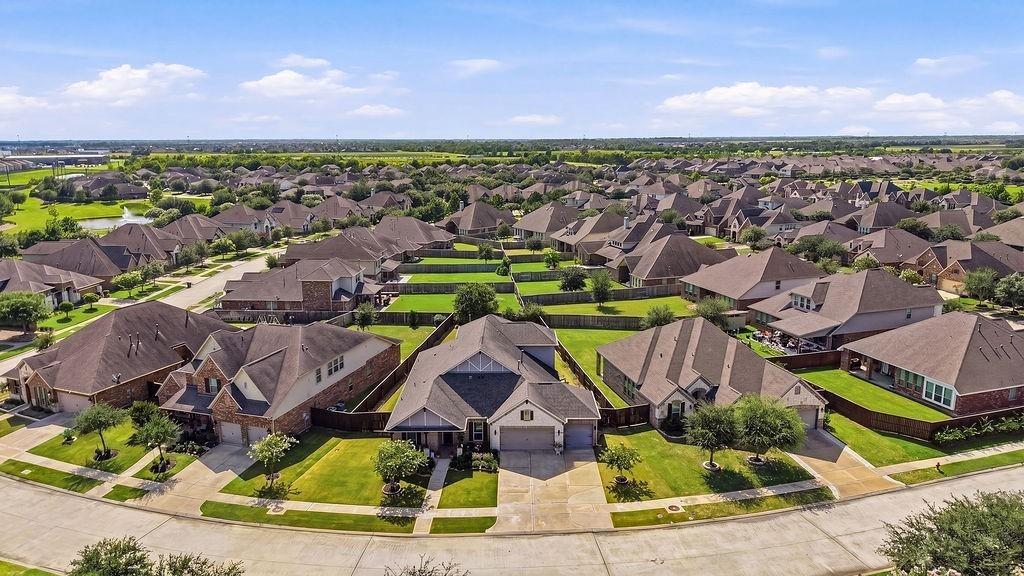 Carson Ln, Rosharon, TX 77583