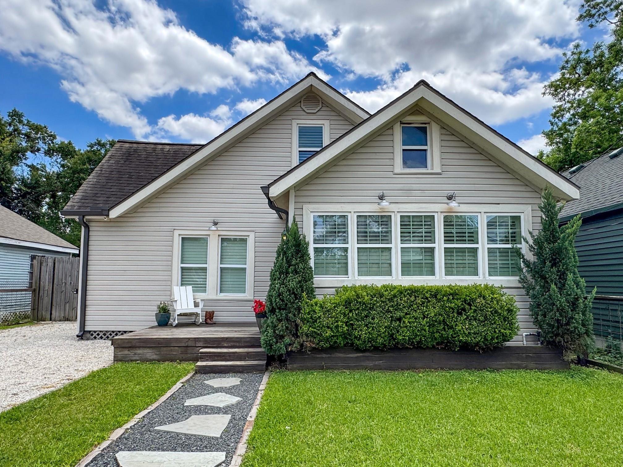 Wilkes St, Houston, TX 77009