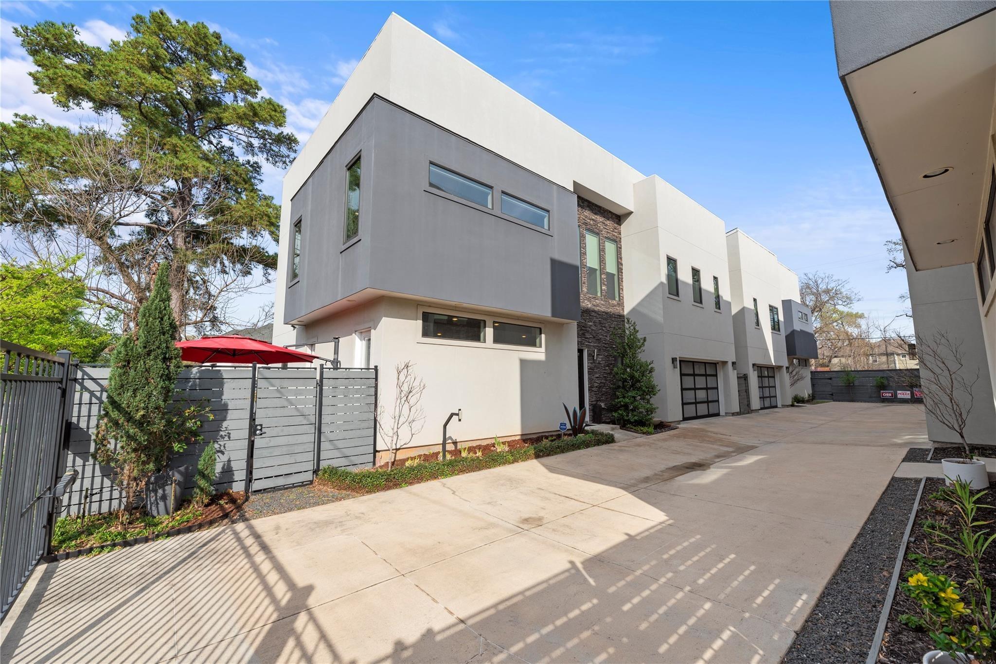 Shadyvilla Ln, Houston, TX 77055