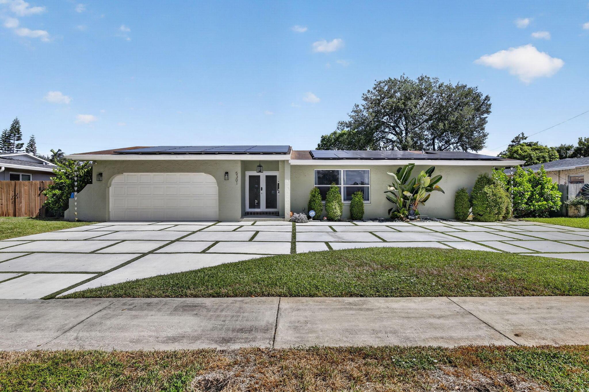 Sw 8th Ct, Plantation, FL 33317