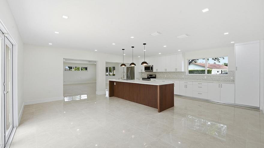 Highland Lakes Blvd, Miami, FL 33179