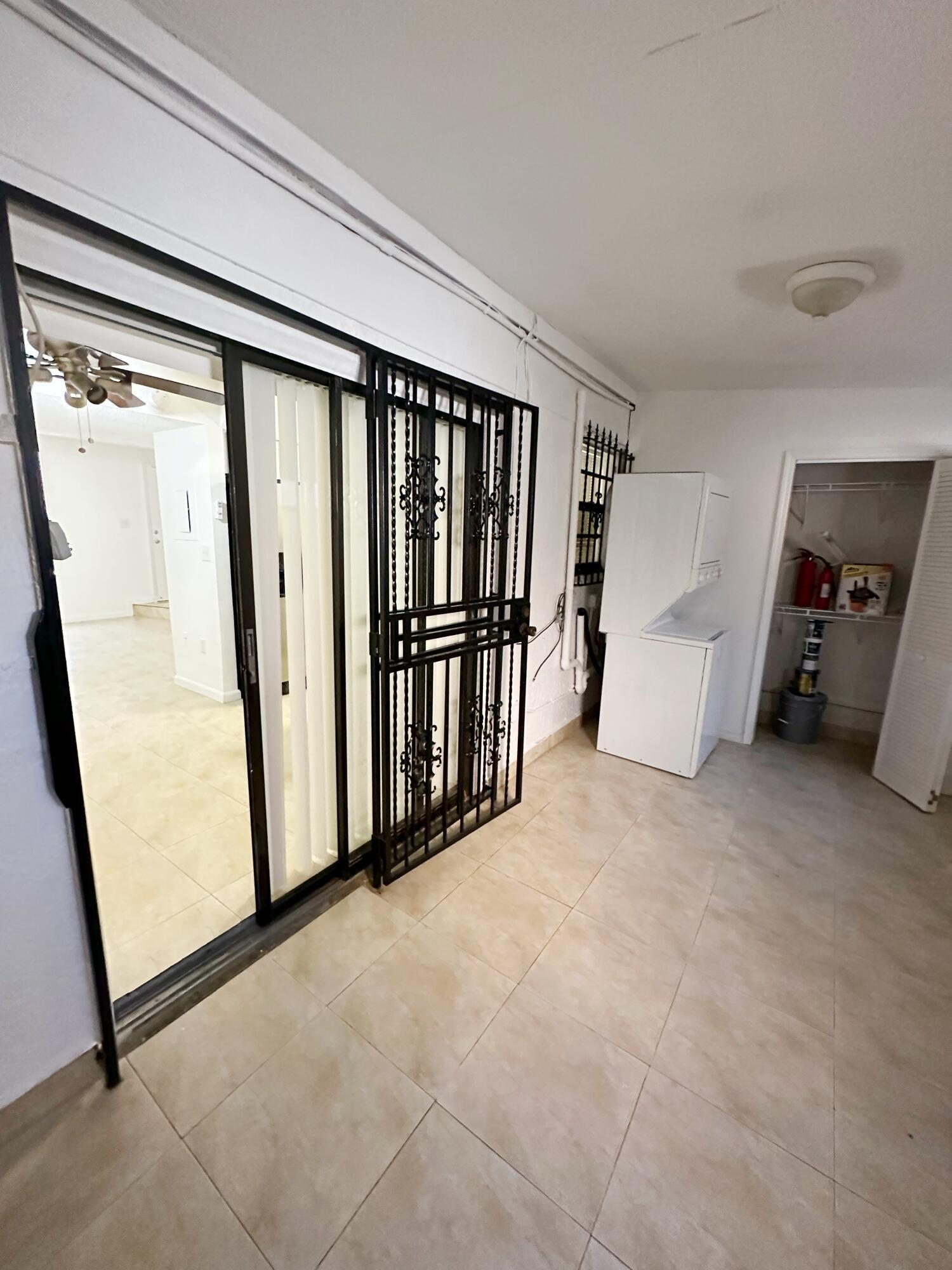 W 42nd Pl, Hialeah, FL 33012
