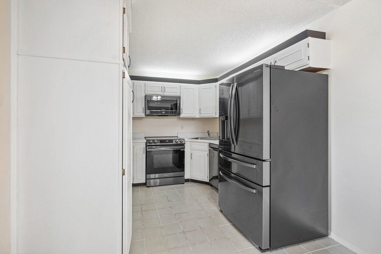Oneida Dr, Delray Beach, FL 33446