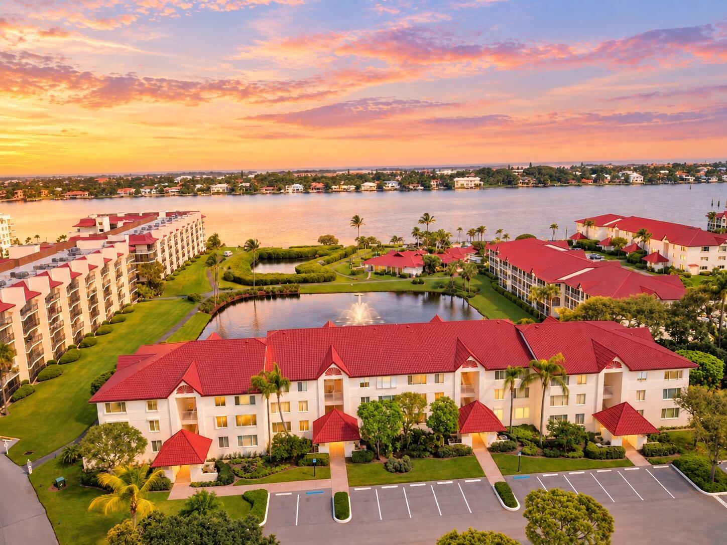 Half Moon Cir, Hypoluxo, FL 33462