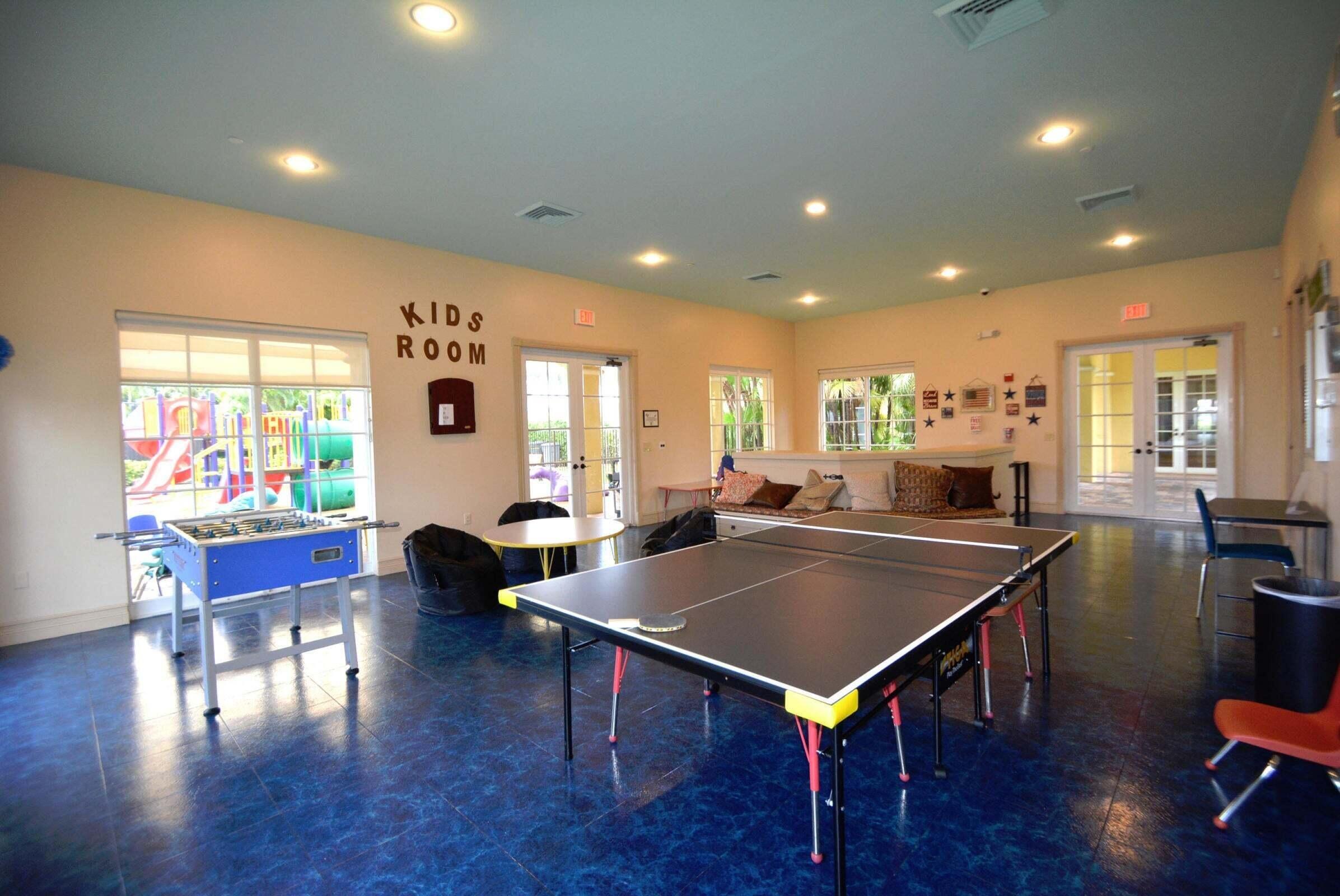 Isle Verde Way, Palm Beach Gardens, FL 33418