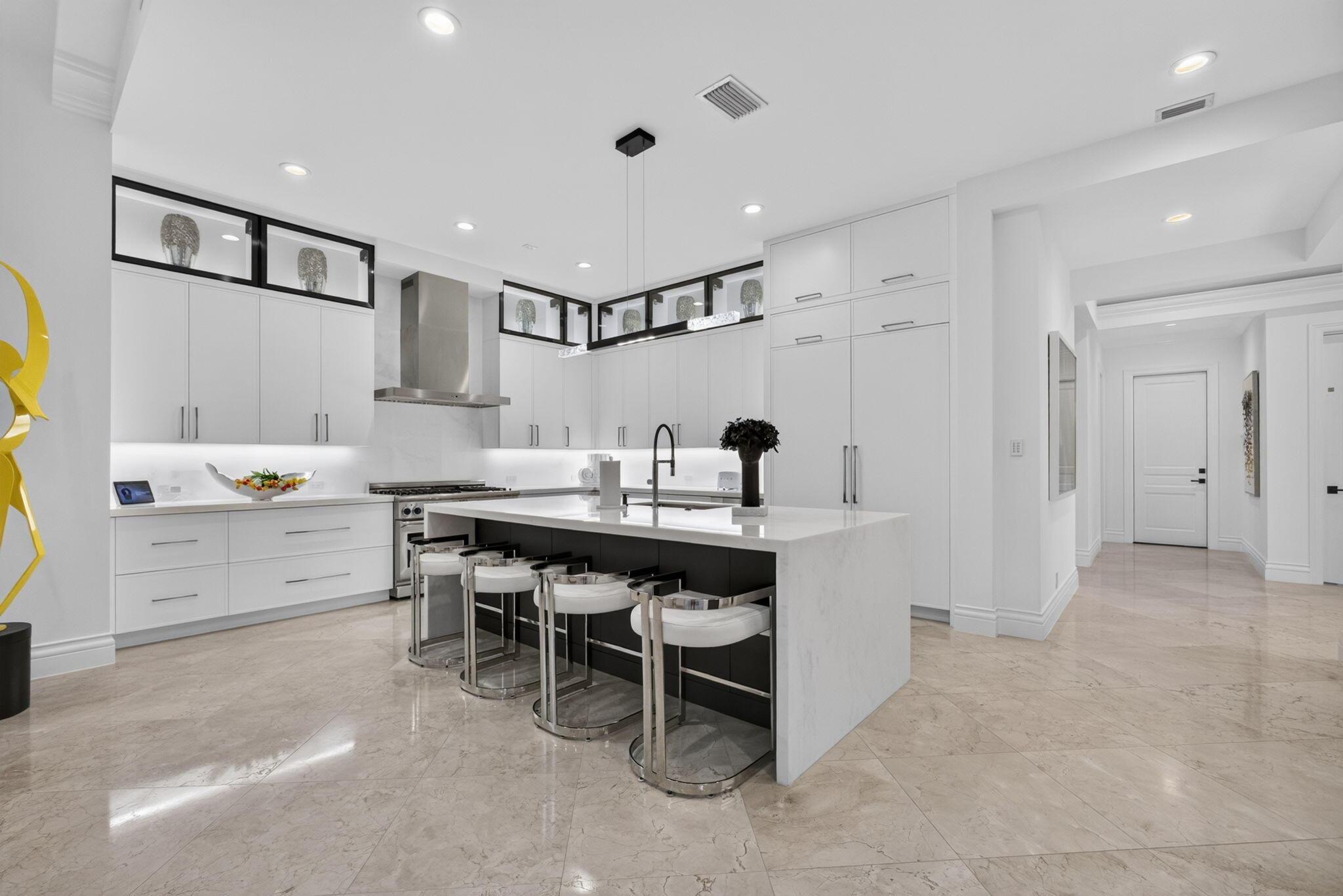Via Palacio, Palm Beach Gardens, FL 33418