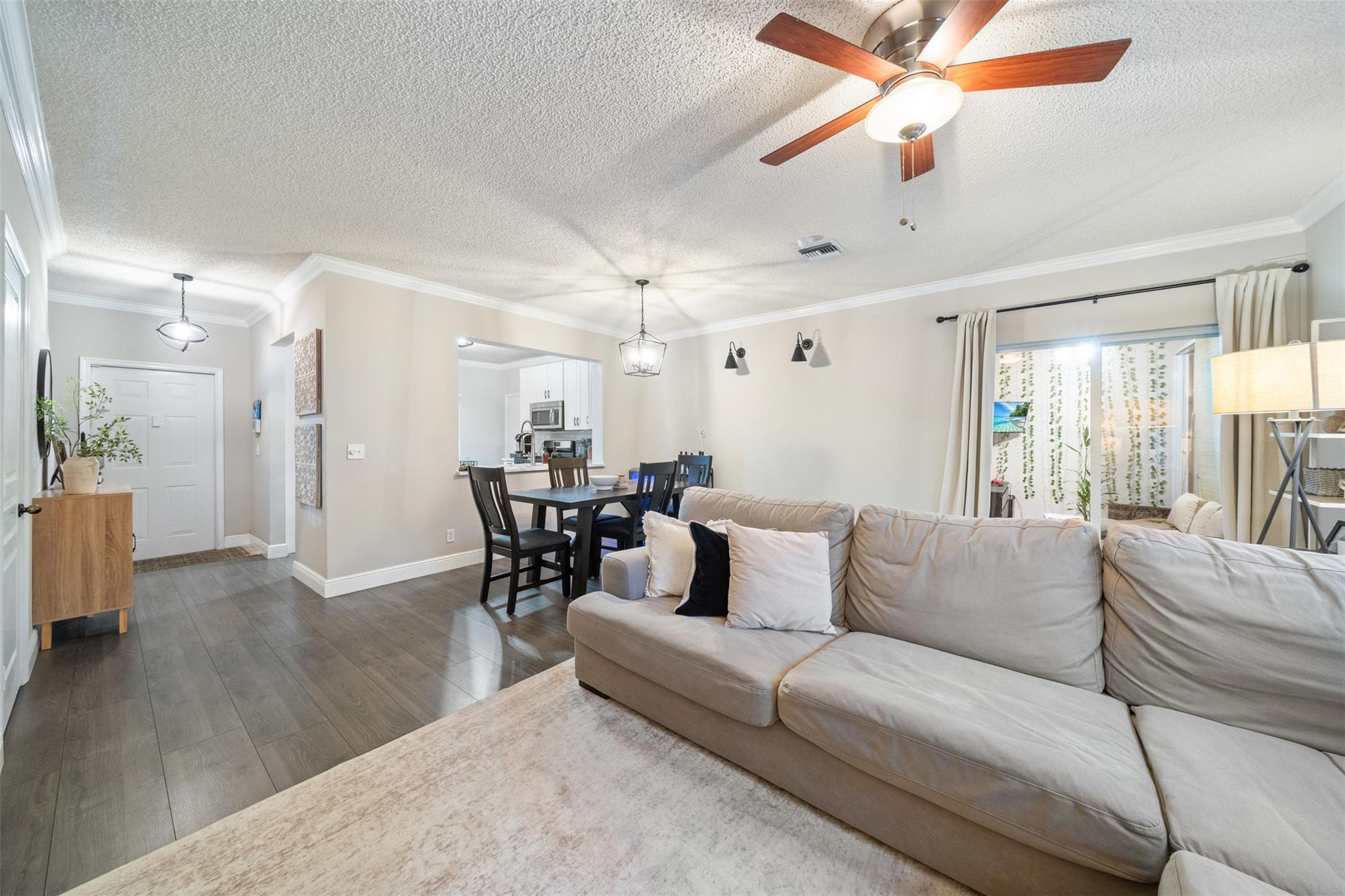 N Vermosa Ln, Tamarac, FL 33321