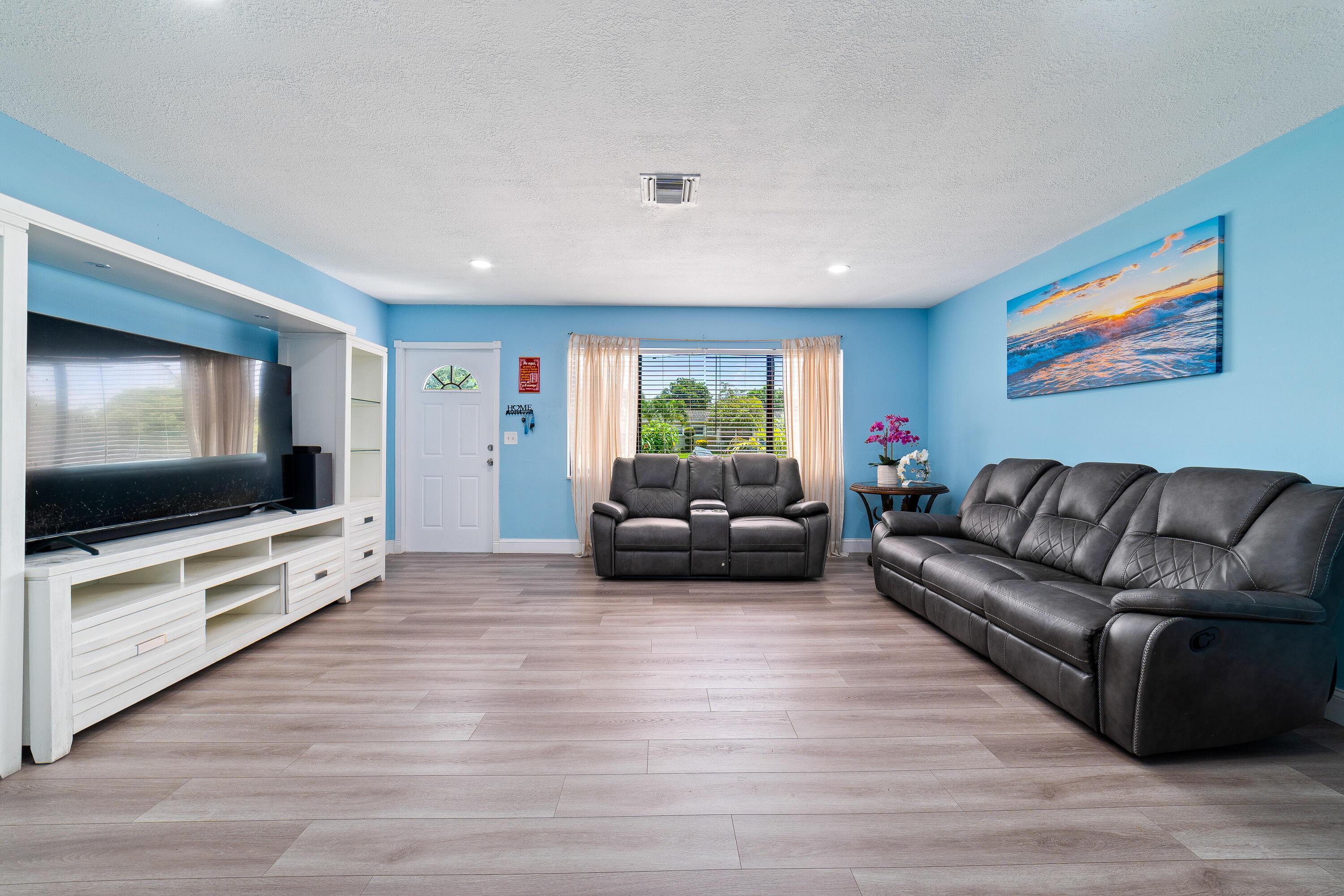 Massachusetts Dr, Lake Worth, FL 33462