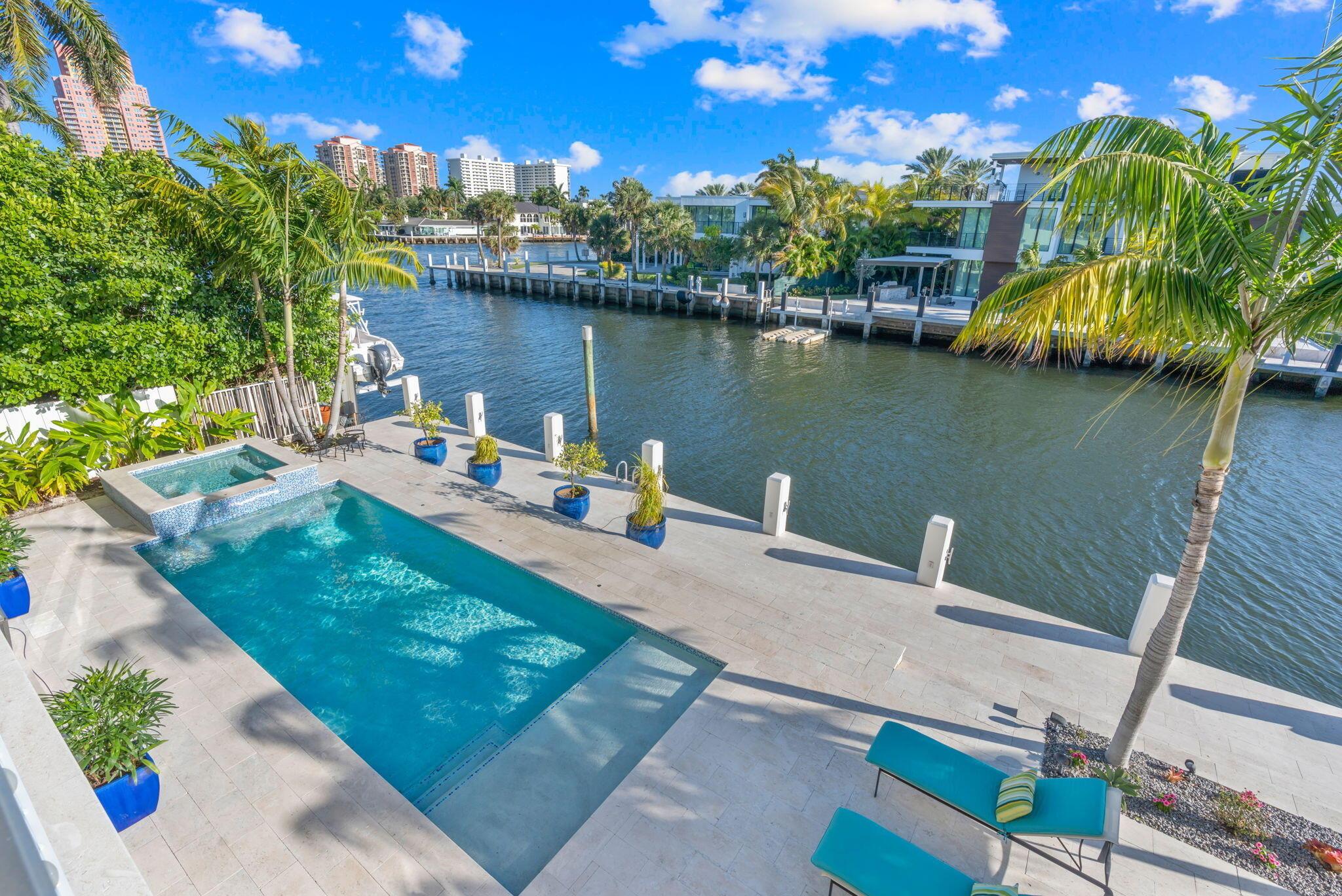 Ne 24th Pl, Fort Lauderdale, FL 33305