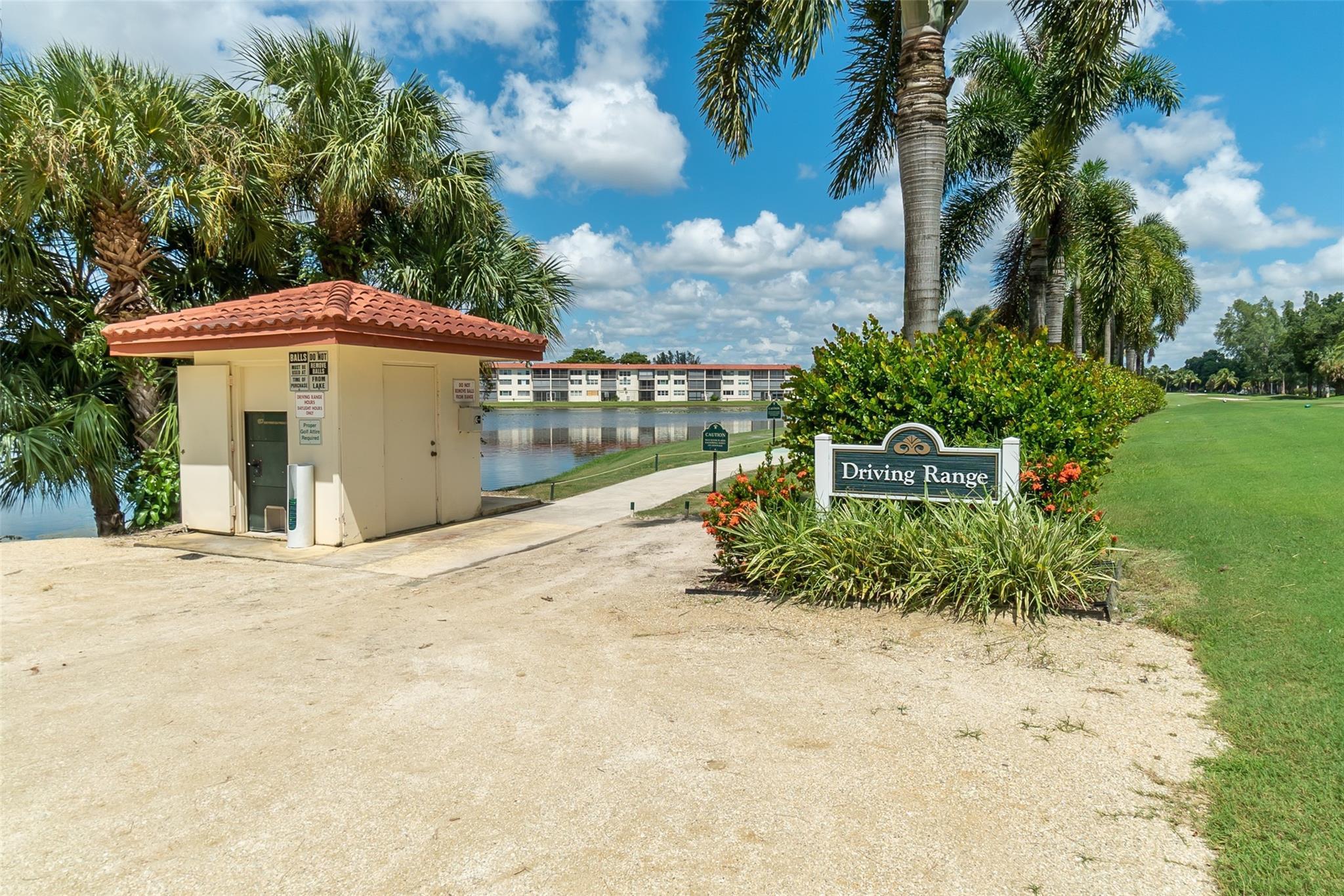S Hollybrook Dr, Pembroke Pines, FL 33025