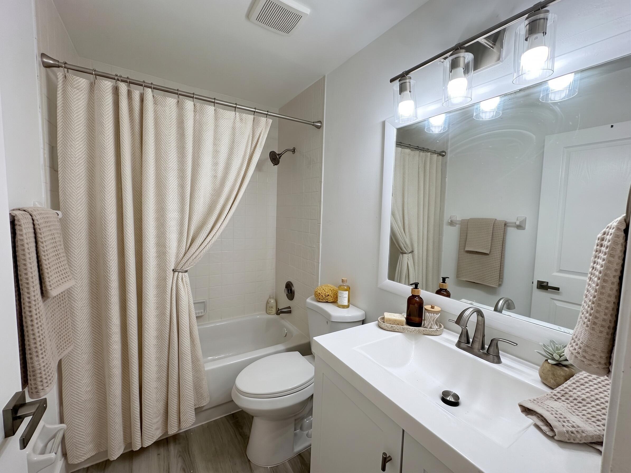 Sw 1st St, Pembroke Pines, FL 33029