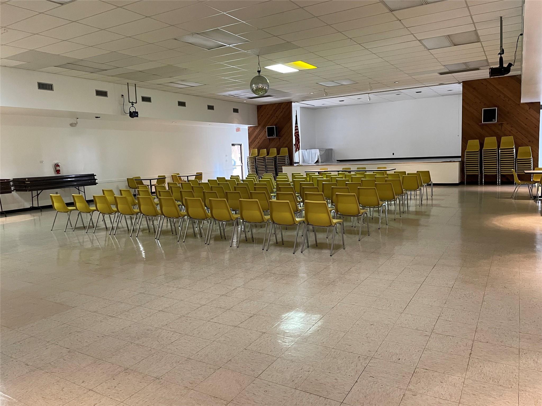 Ne 2nd St, Dania, FL 33004