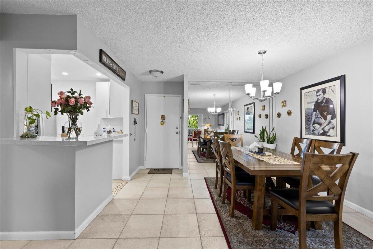 Sw 24th St, North Lauderdale, FL 33068