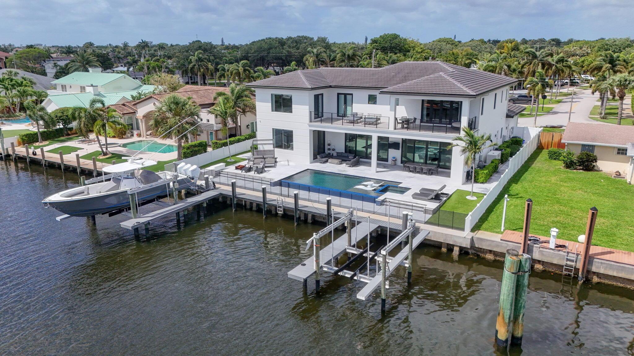 Shore Dr, North Palm Beach, FL 33408