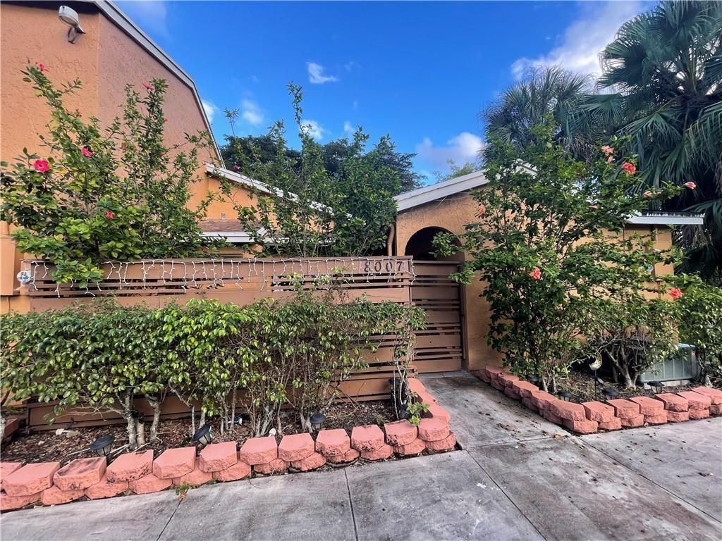 Nw 71st Ct, Tamarac, FL 33321