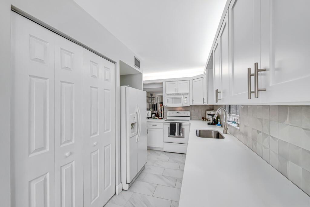 Areca Palm Ct, Delray Beach, FL 33484