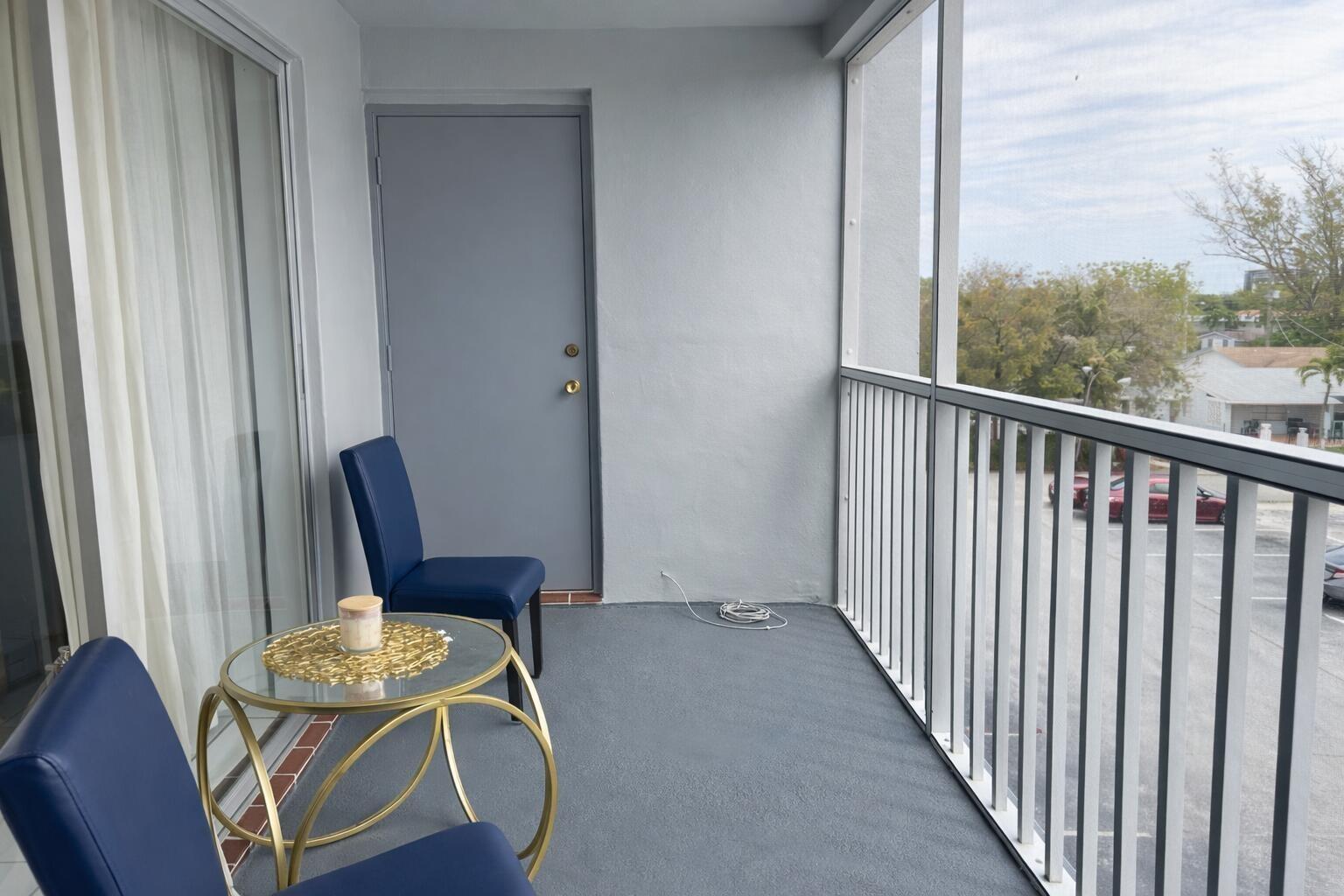 Se 3rd Ave, Hallandale Beach, FL 33009