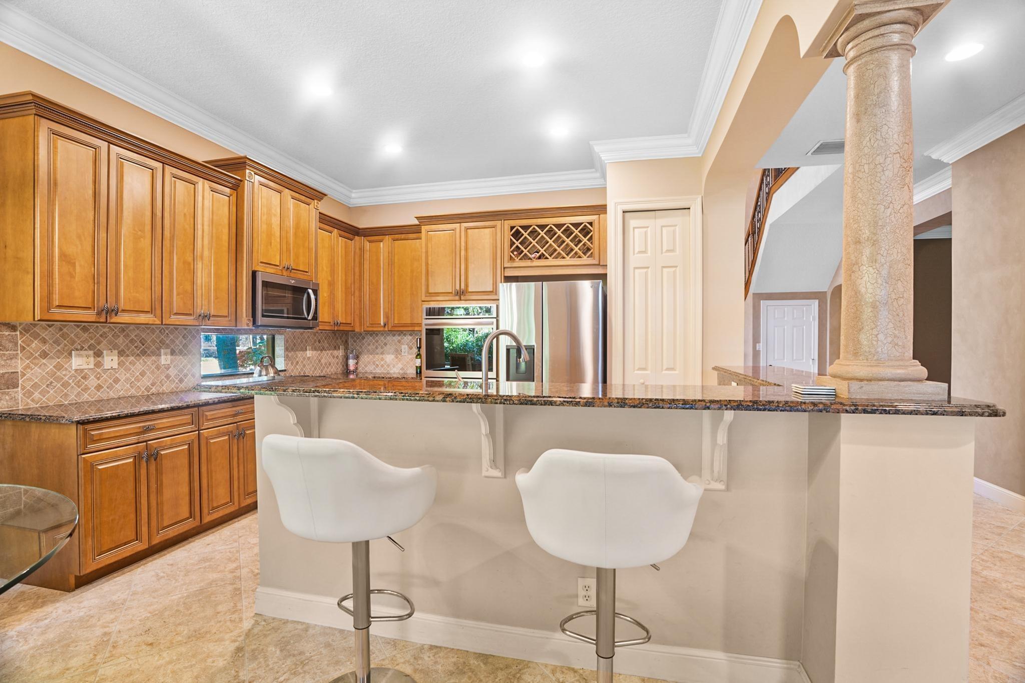 Collonade Dr, Wellington, FL 33449