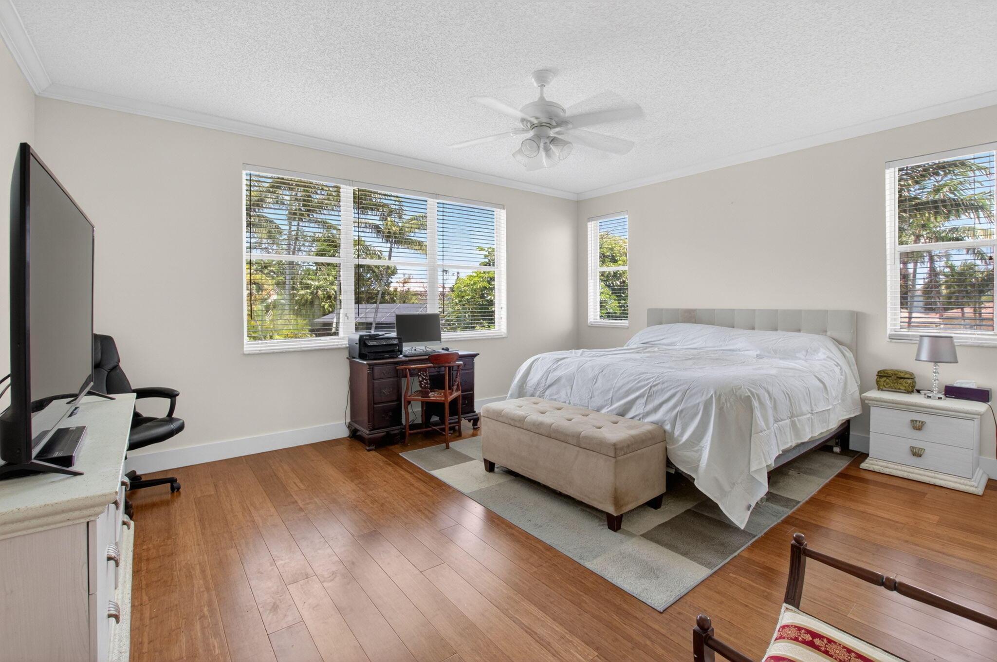 Shadow Tree Ln, Lake Worth, FL 33463