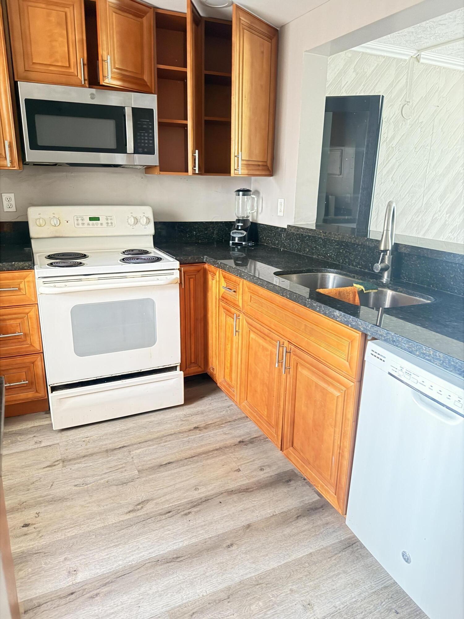 N University Dr, Tamarac, FL 33321