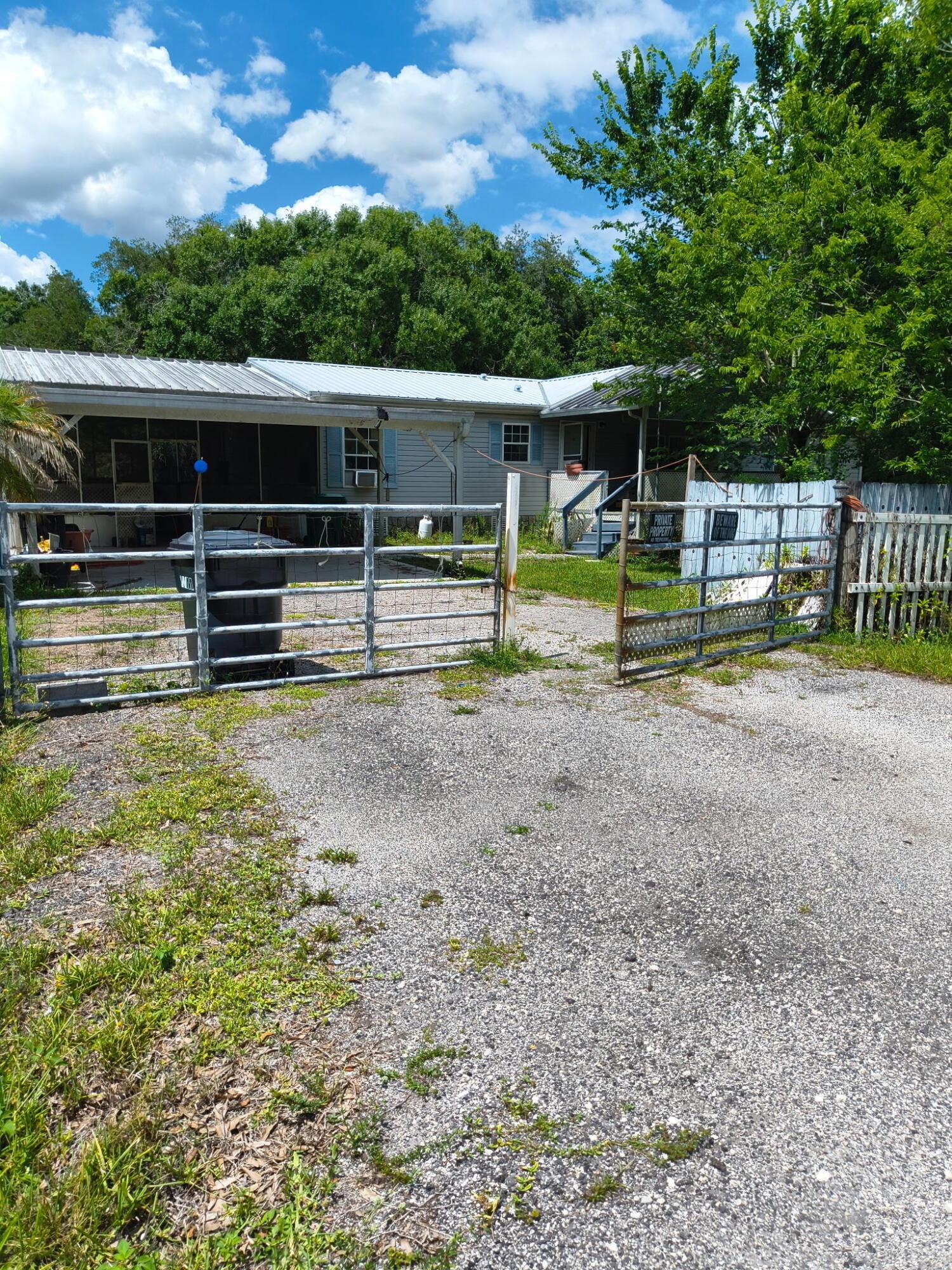 Ne 8th Ln, Okeechobee, FL 34974
