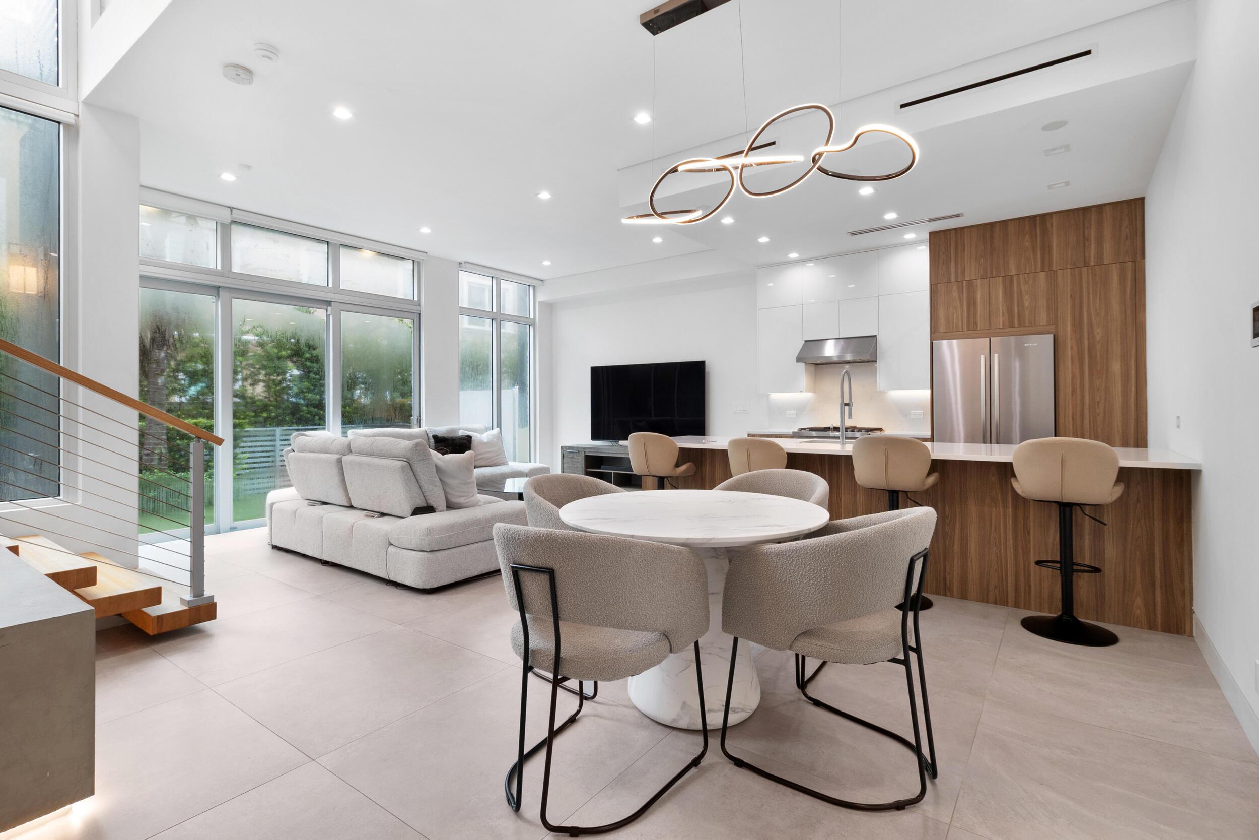 Ne 8th Ave, Fort Lauderdale, FL 33304