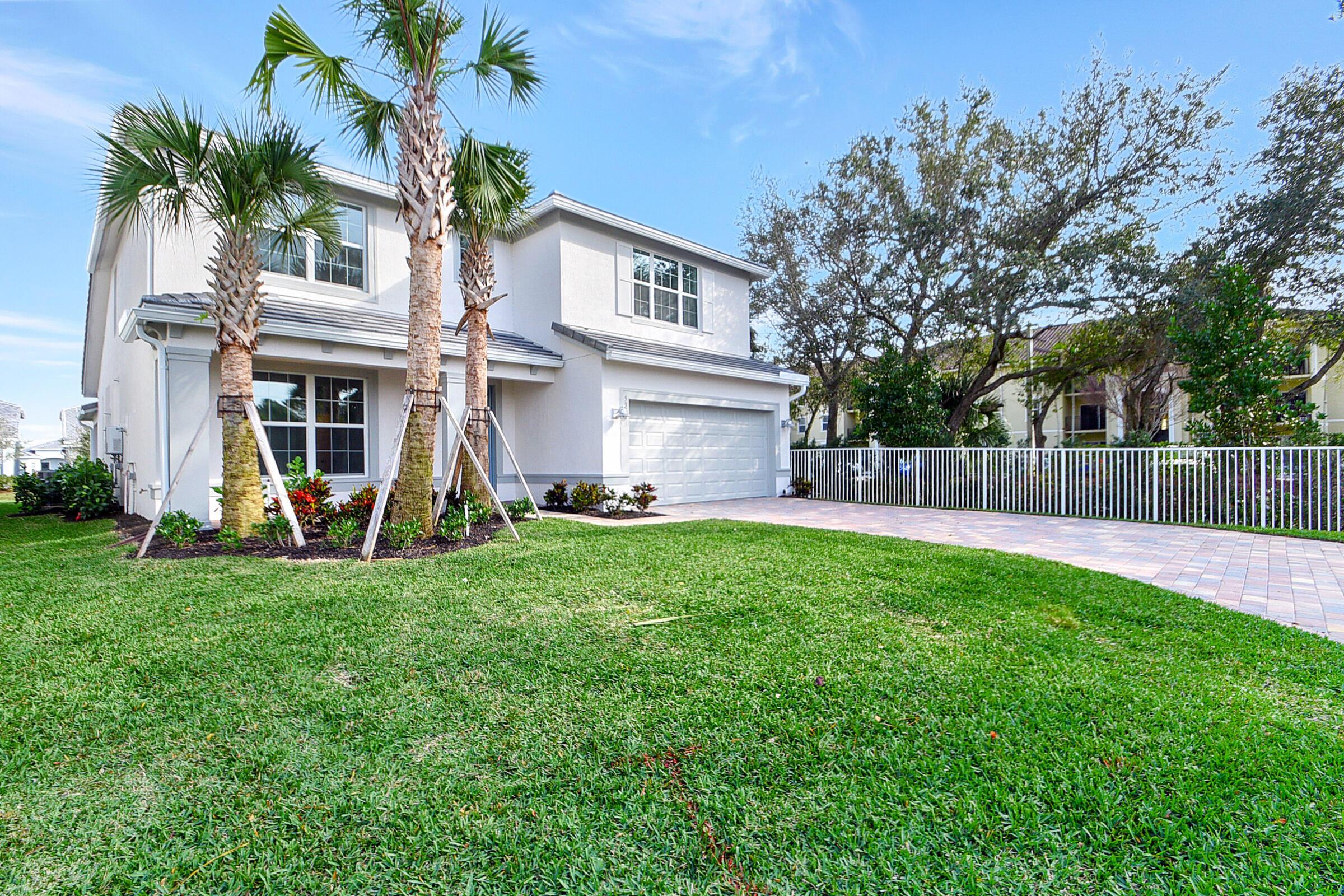 Star Rush Ln, Lake Worth, FL 33467