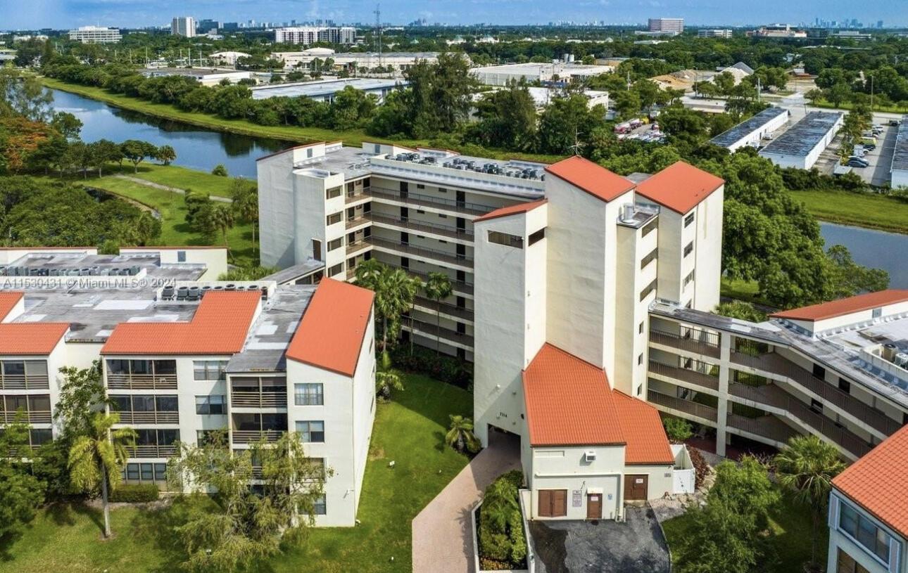 S Cypress Bend Dr, Pompano Beach, FL 33069