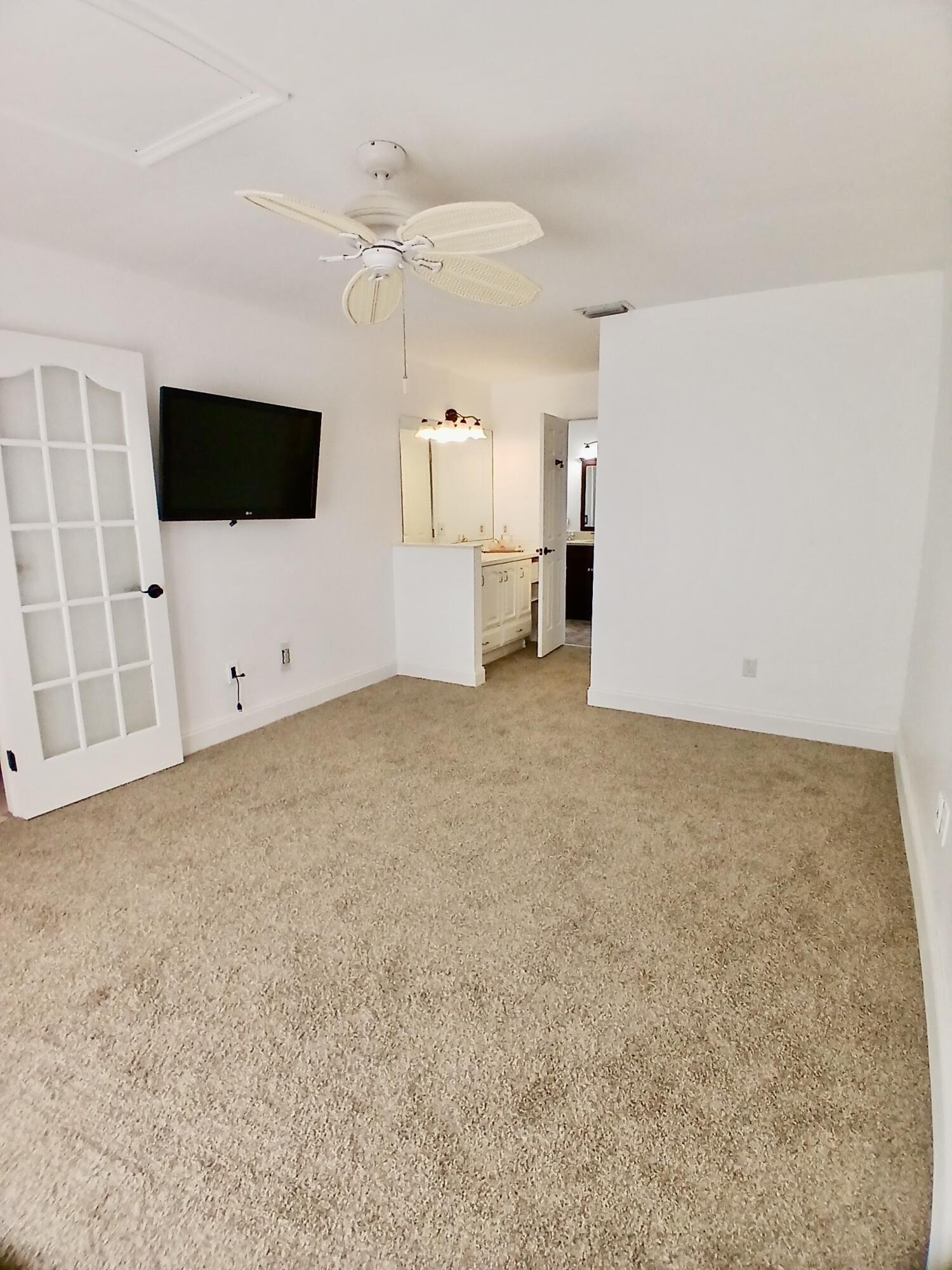 Palm Bay Cir, West Palm Beach, FL 33406