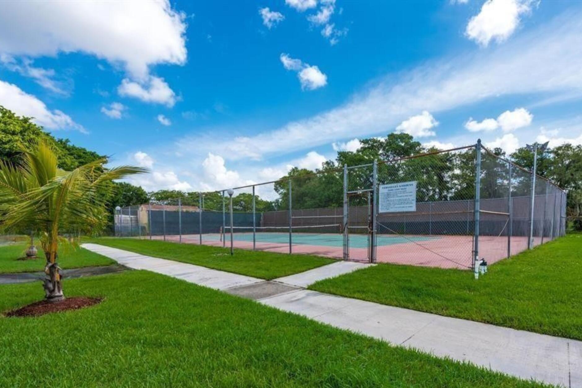 Colony Cir S, Tamarac, FL 33321