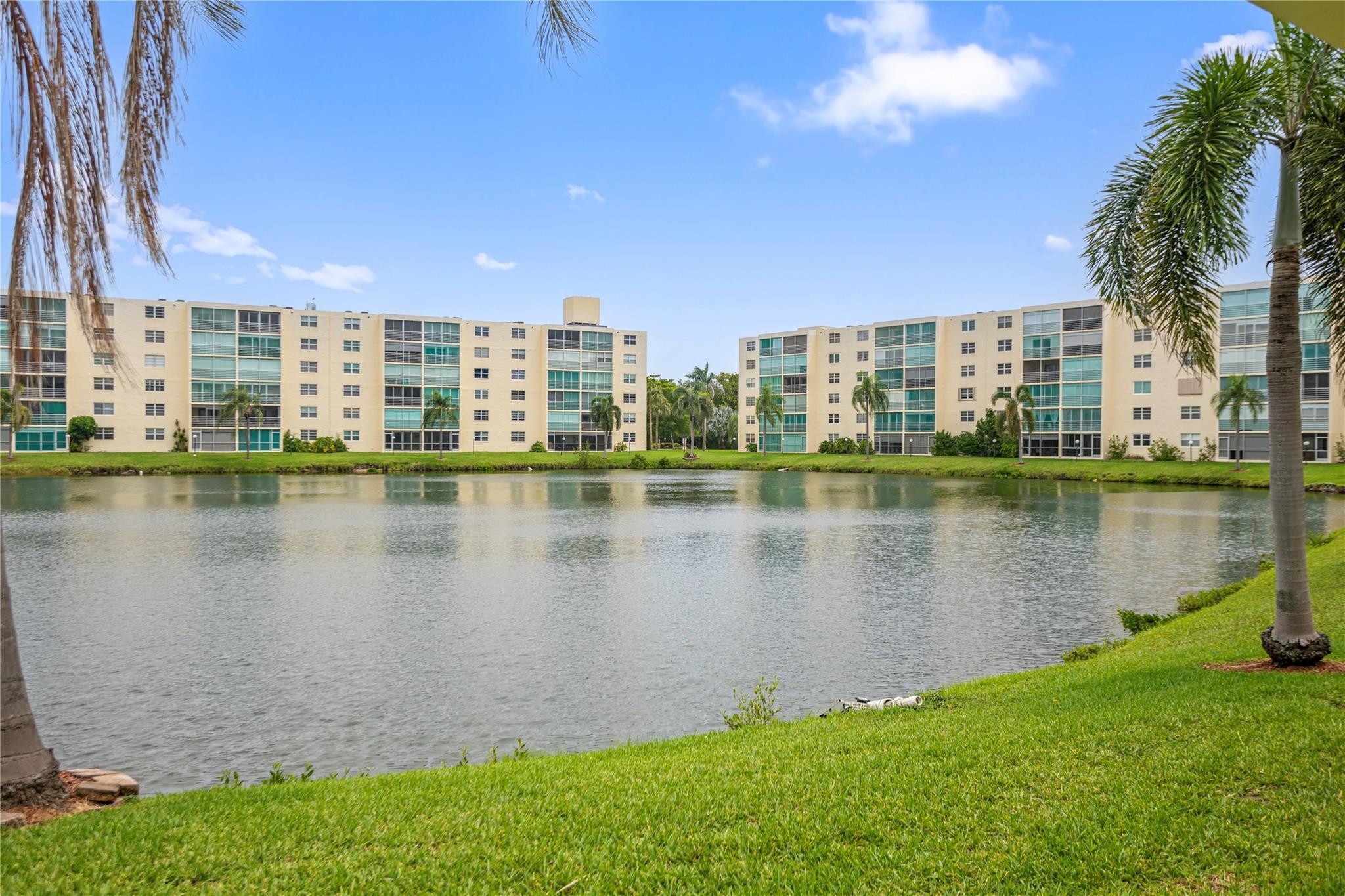 Se 3rd Ave, Dania, FL 33004