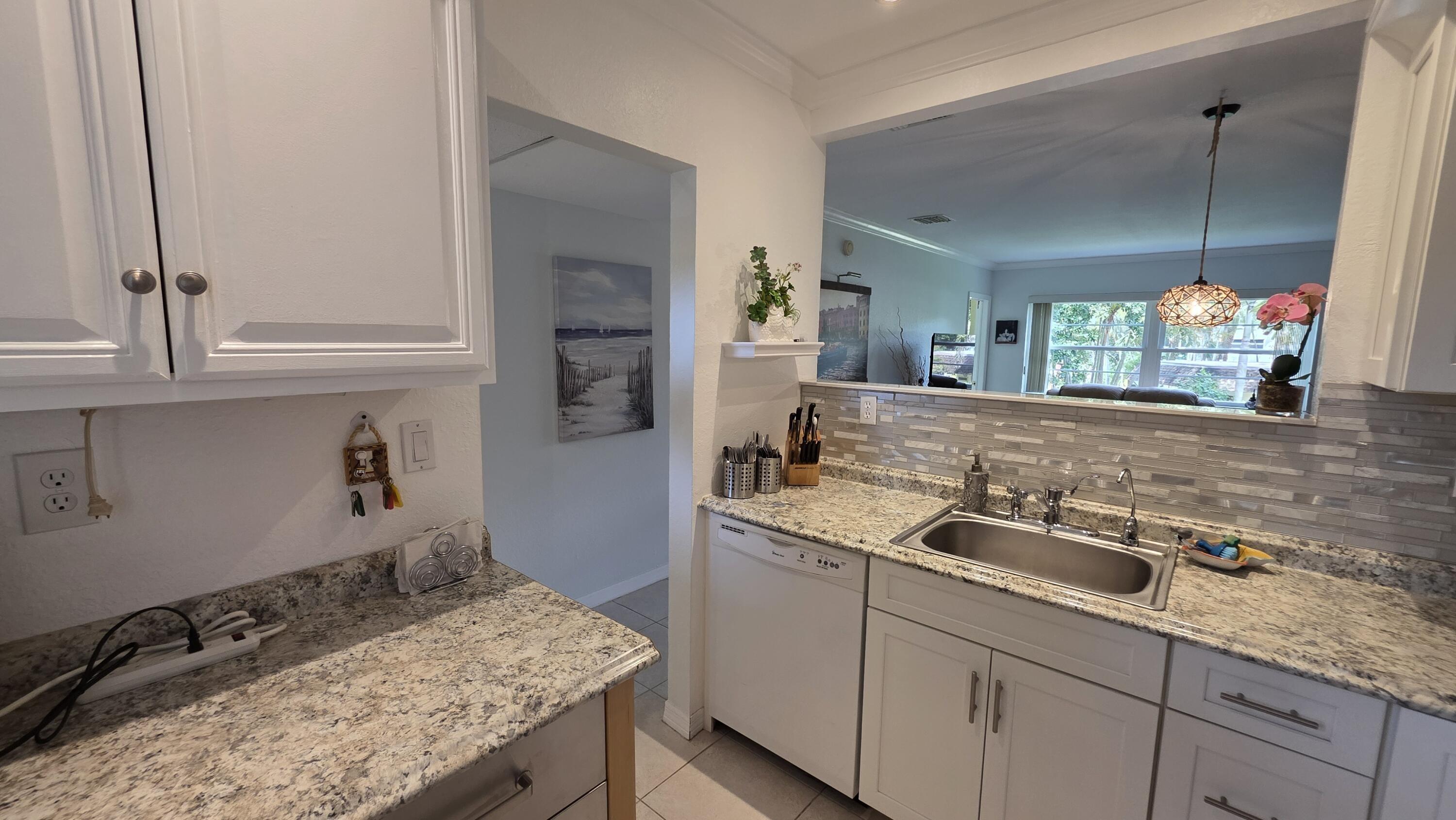 W Oakland Park Blvd, Lauderdale Lakes, FL 33313
