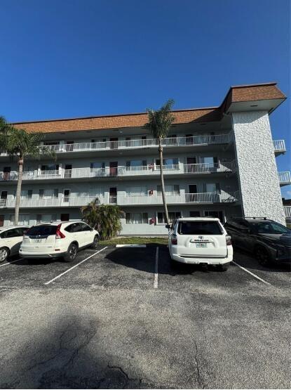 Lear Dr, Lake Worth, FL 33462