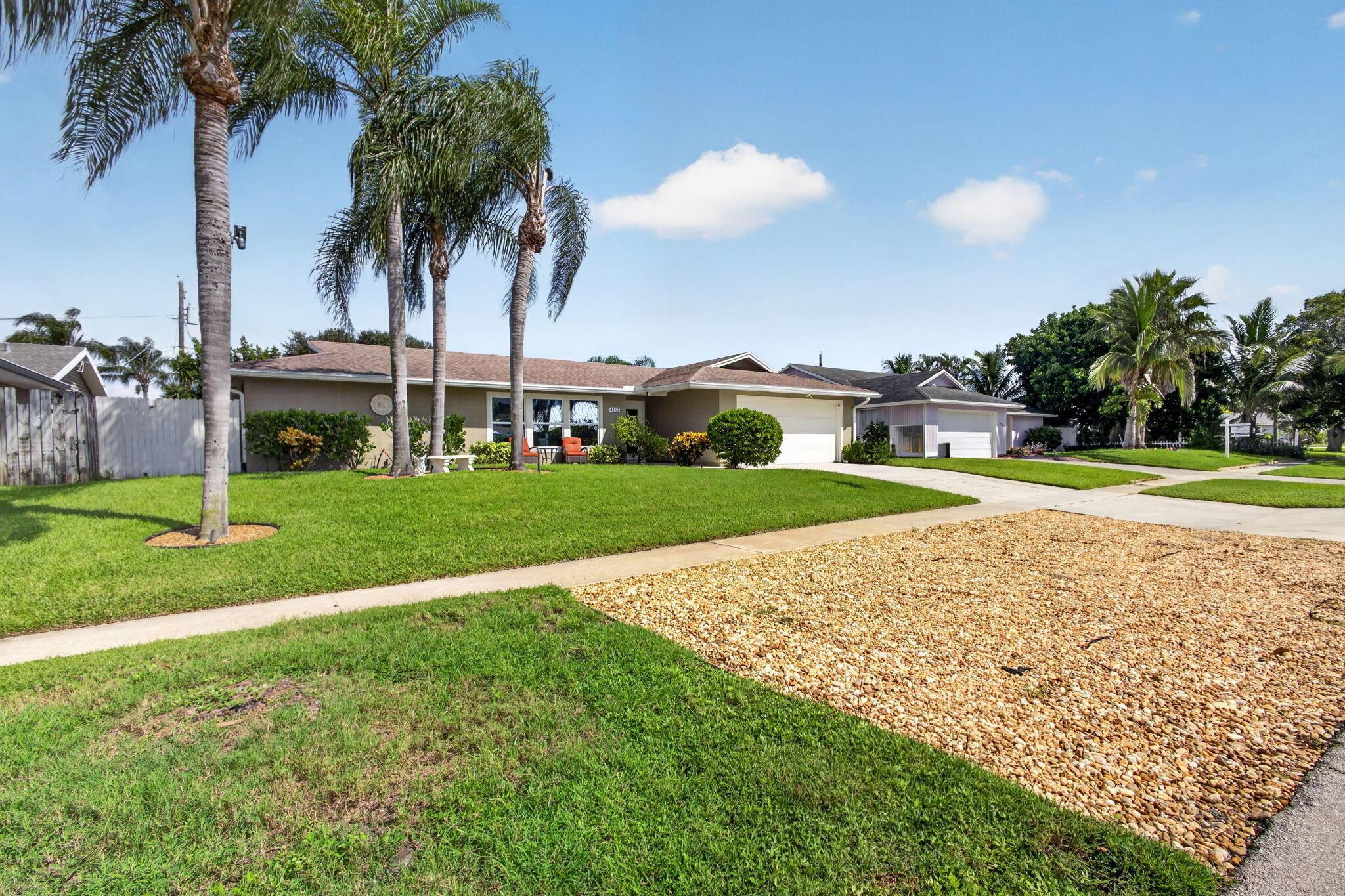 Russell St, Jupiter, FL 33469