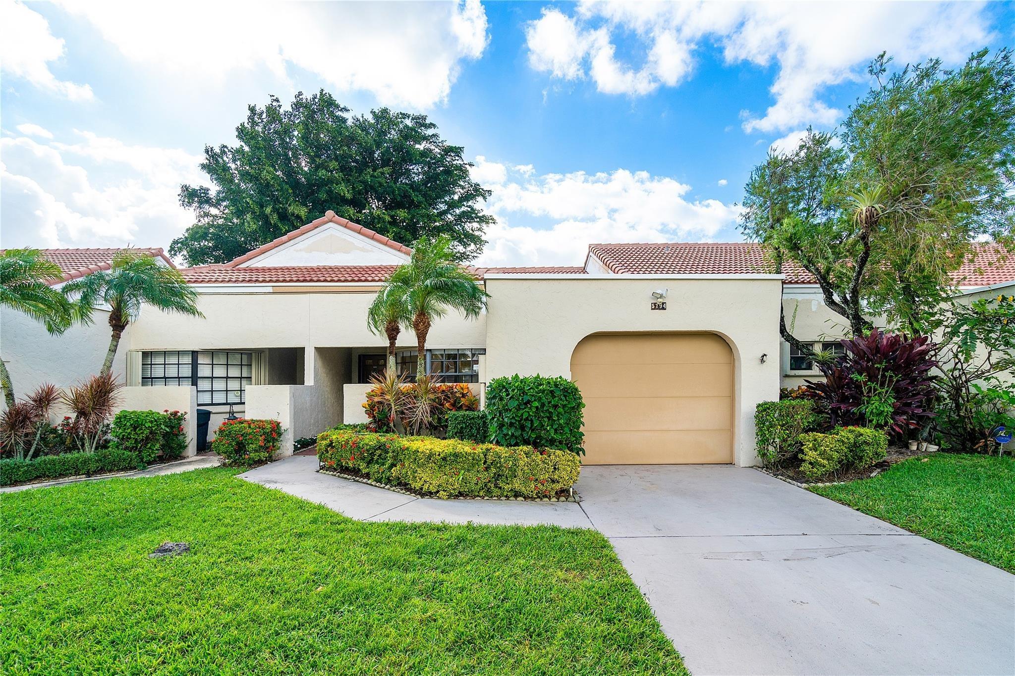 Parkwalk Cir W, Boynton Beach, FL 33472