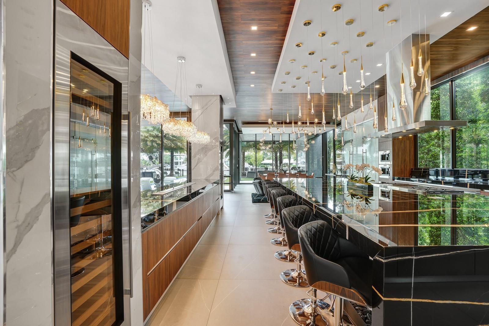 Middle River Dr, Fort Lauderdale, FL 33304