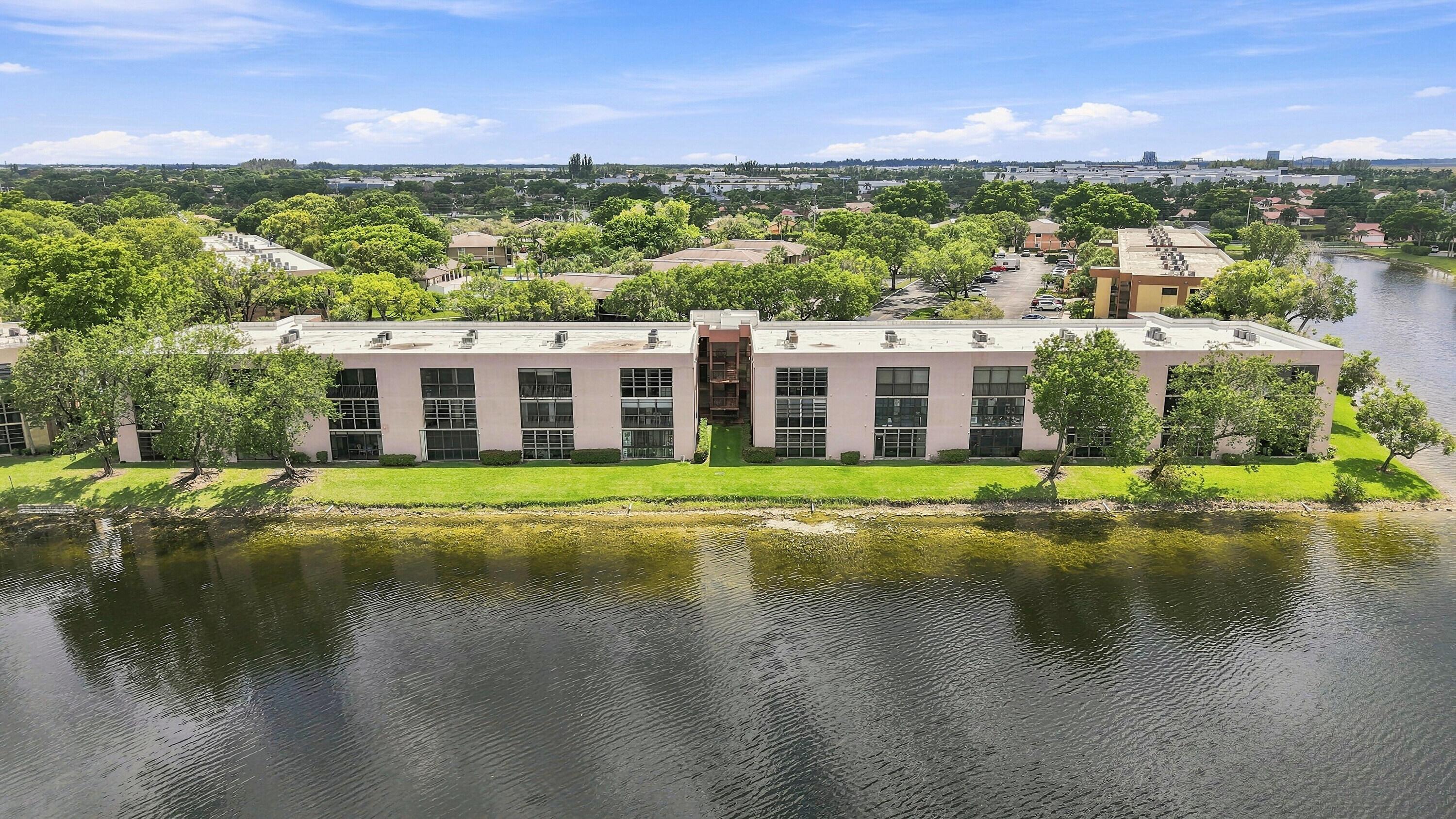Ashmont Cir, Tamarac, FL 33321