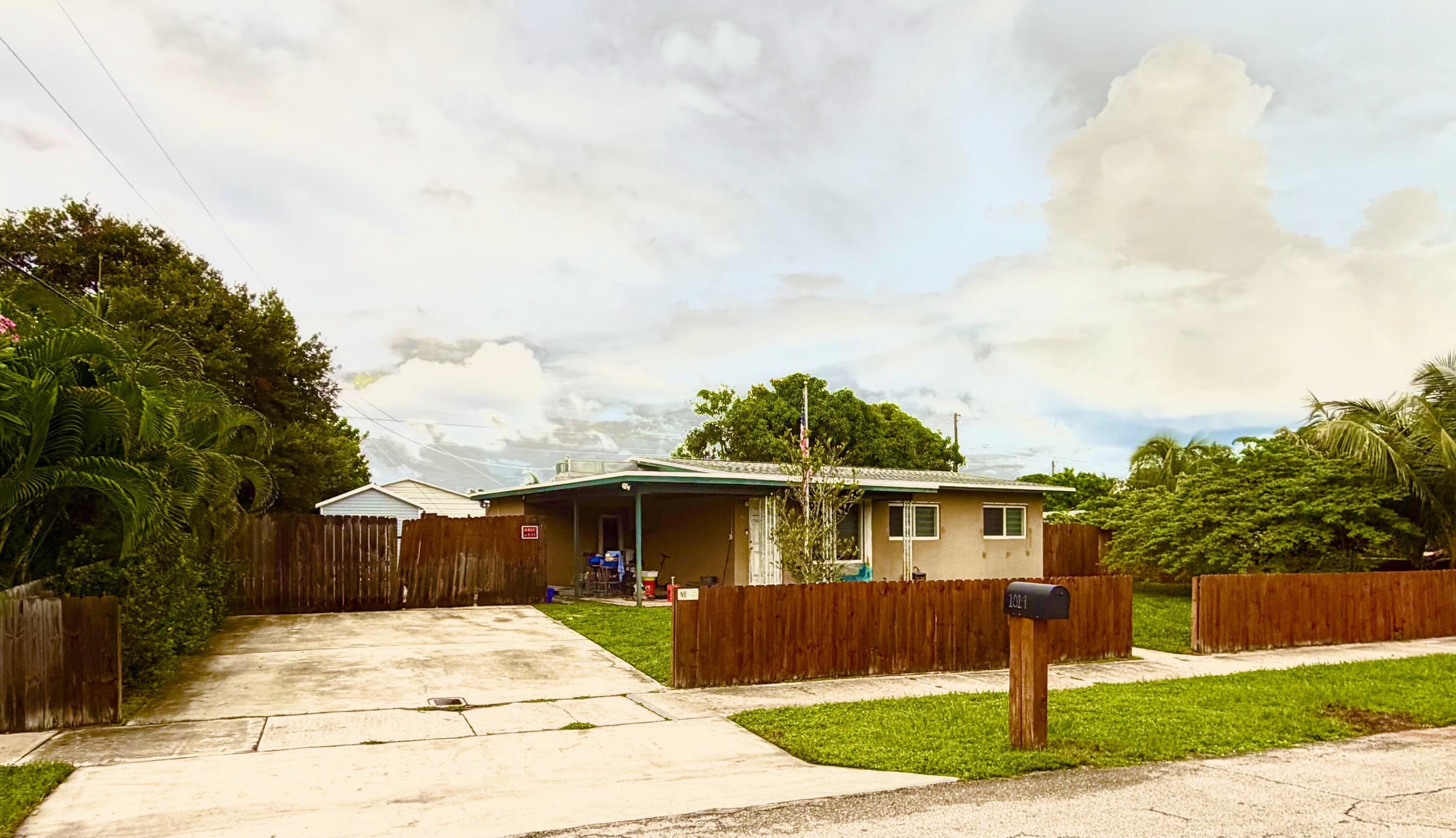 S 9th St, Lantana, FL 33462