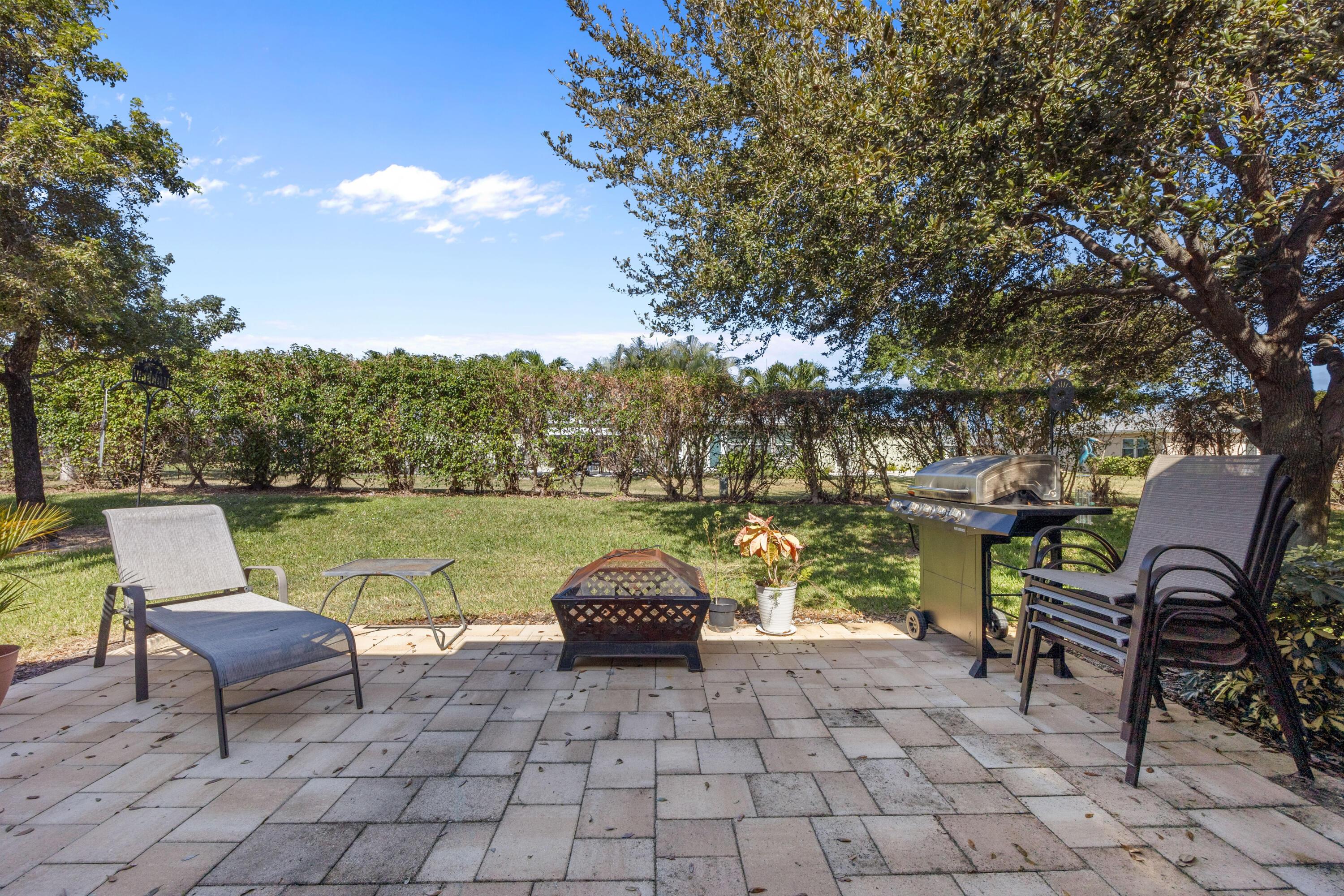 Ridge Pointe Dr, Boynton Beach, FL 33435