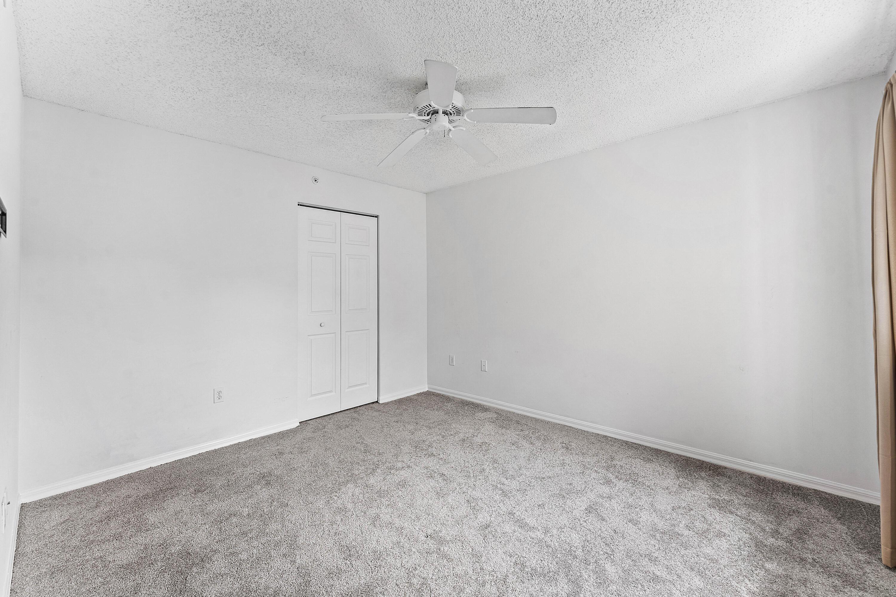 Crestwood Ct N, Royal Palm Beach, FL 33411